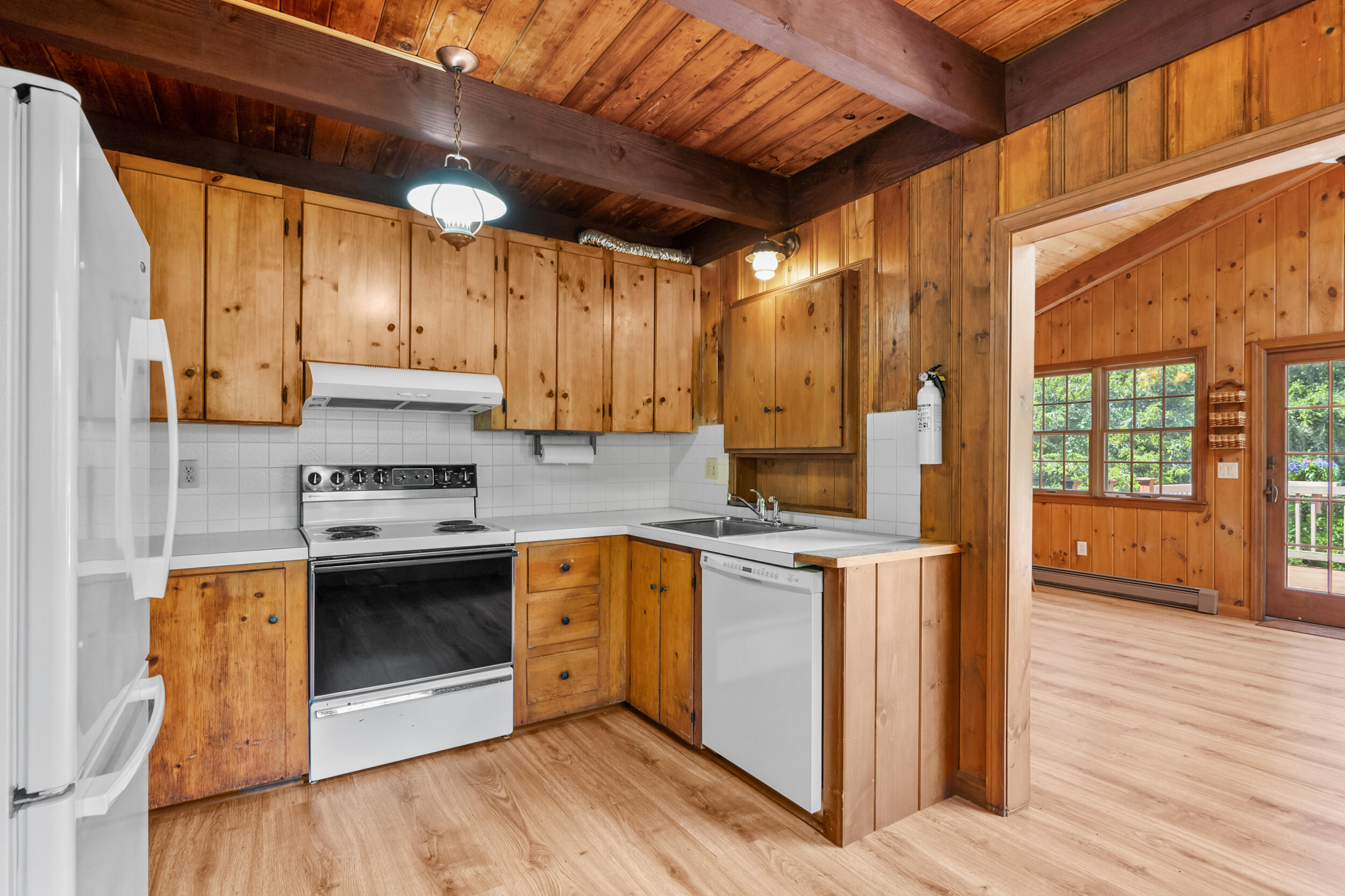 Chatham, Massachusetts 02633, United States, 4 Bedrooms Bedrooms, ,3 BathroomsBathrooms,Residential,Active,191513