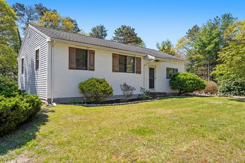 Photo of 17 Dry Hollow Lane, Mashpee, MA 02649 (MLS # 22602311)
