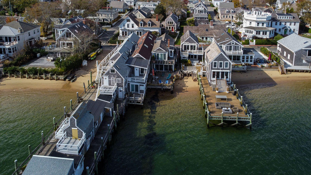 Provincetown, Massachusetts 02657, United States, 3 Bedrooms Bedrooms, ,3 BathroomsBathrooms,Residential,Active,29787
