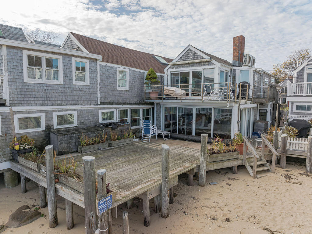 Provincetown, Massachusetts 02657, United States, 3 Bedrooms Bedrooms, ,3 BathroomsBathrooms,Residential,Active,29787