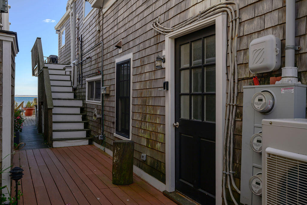 Provincetown, Massachusetts 02657, United States, 3 Bedrooms Bedrooms, ,3 BathroomsBathrooms,Residential,Active,29787