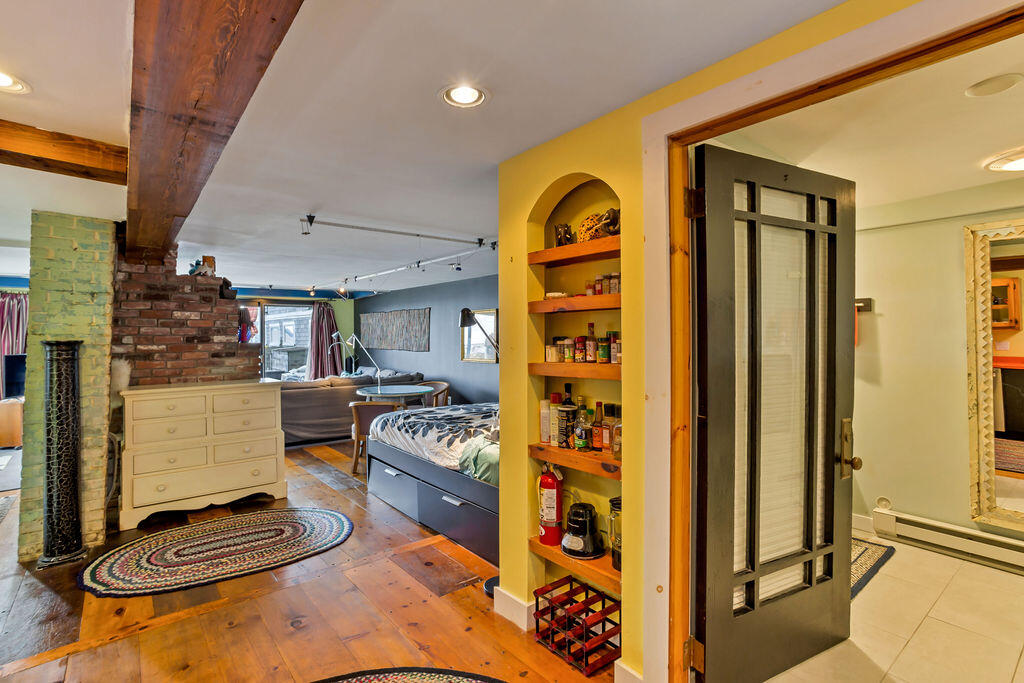 Provincetown, Massachusetts 02657, United States, 3 Bedrooms Bedrooms, ,3 BathroomsBathrooms,Residential,Active,29787