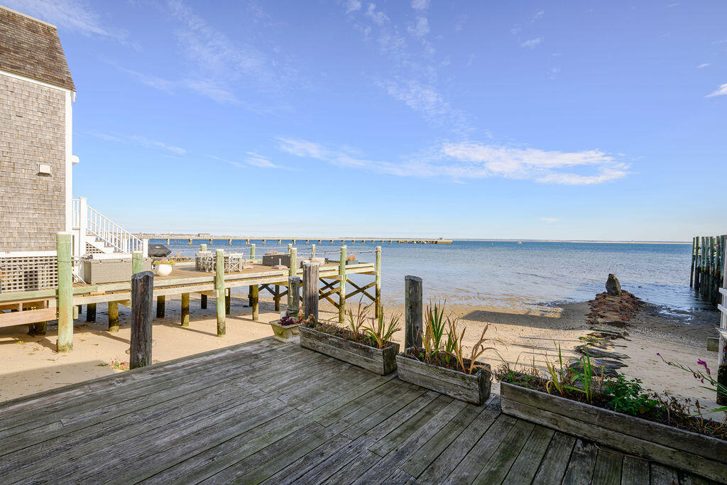 Provincetown, Massachusetts 02657, United States, 3 Bedrooms Bedrooms, ,3 BathroomsBathrooms,Residential,Active,29787