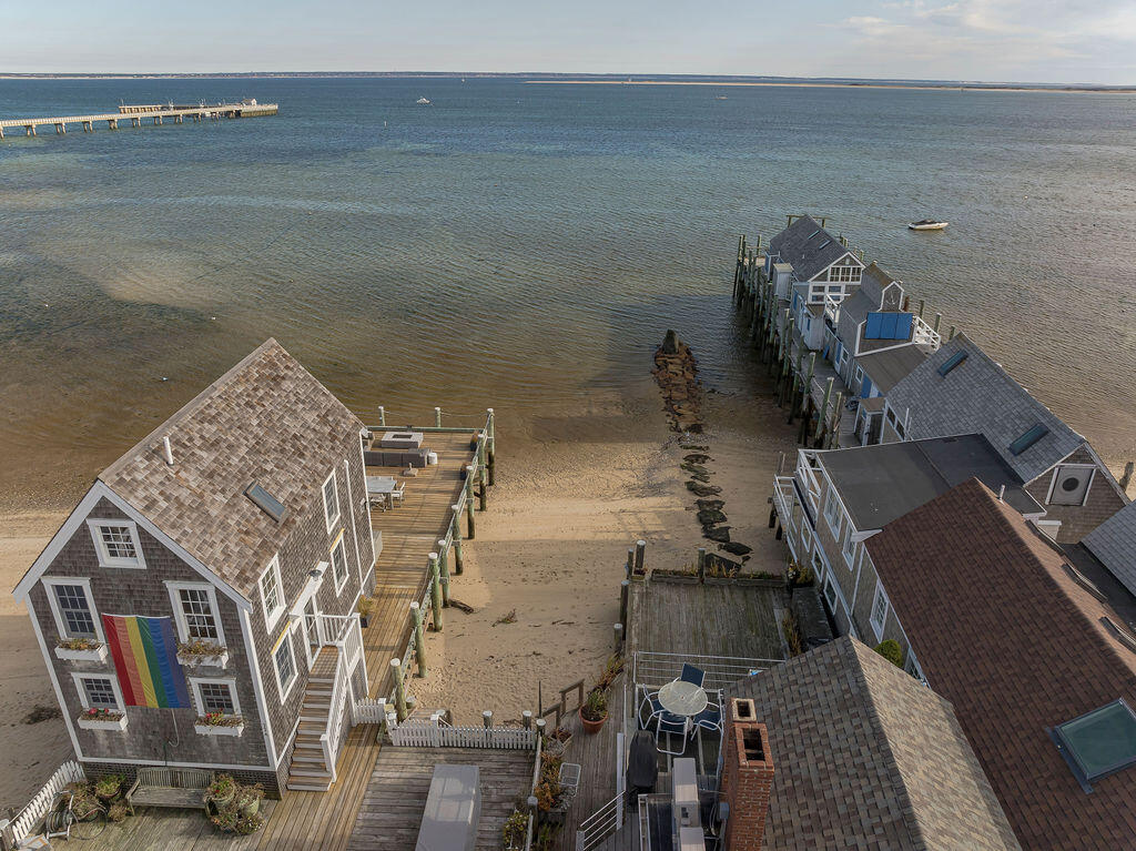 Provincetown, Massachusetts 02657, United States, 3 Bedrooms Bedrooms, ,3 BathroomsBathrooms,Residential,Active,29787