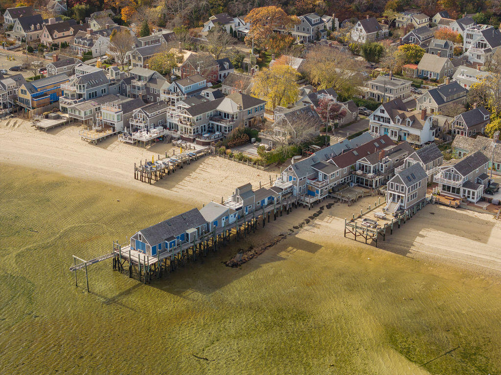 Provincetown, Massachusetts 02657, United States, 3 Bedrooms Bedrooms, ,3 BathroomsBathrooms,Residential,Active,29787