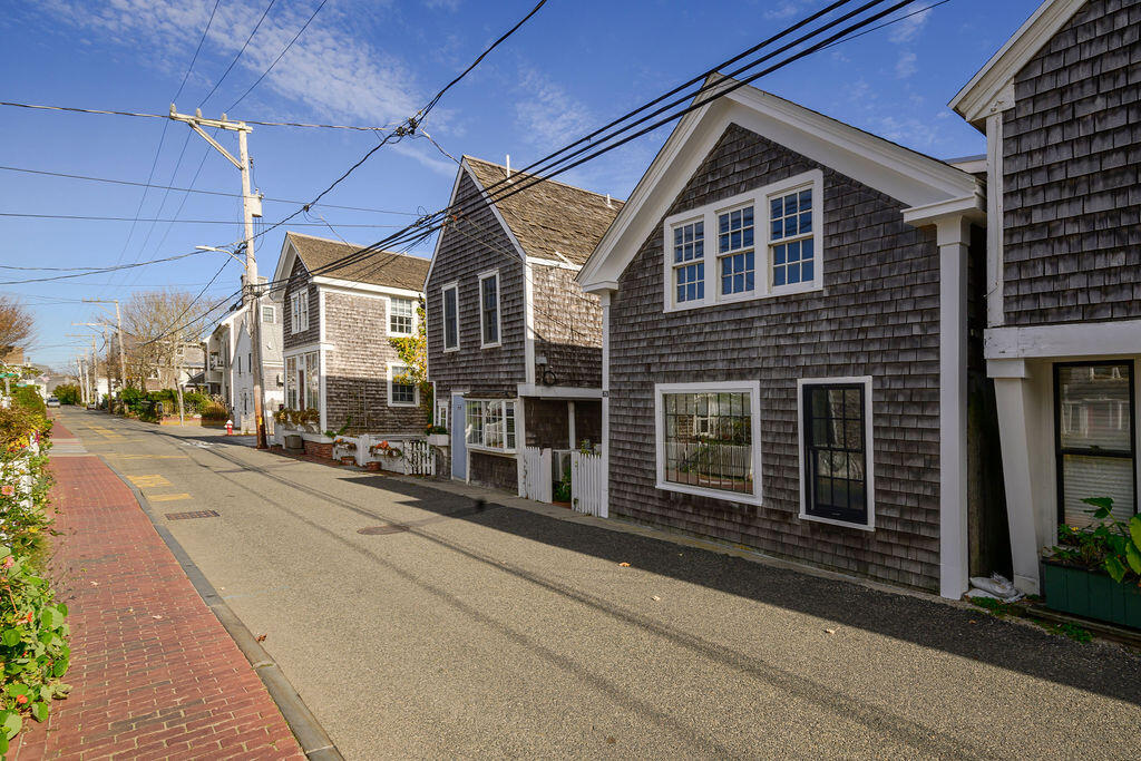 Provincetown, Massachusetts 02657, United States, 3 Bedrooms Bedrooms, ,3 BathroomsBathrooms,Residential,Active,29787