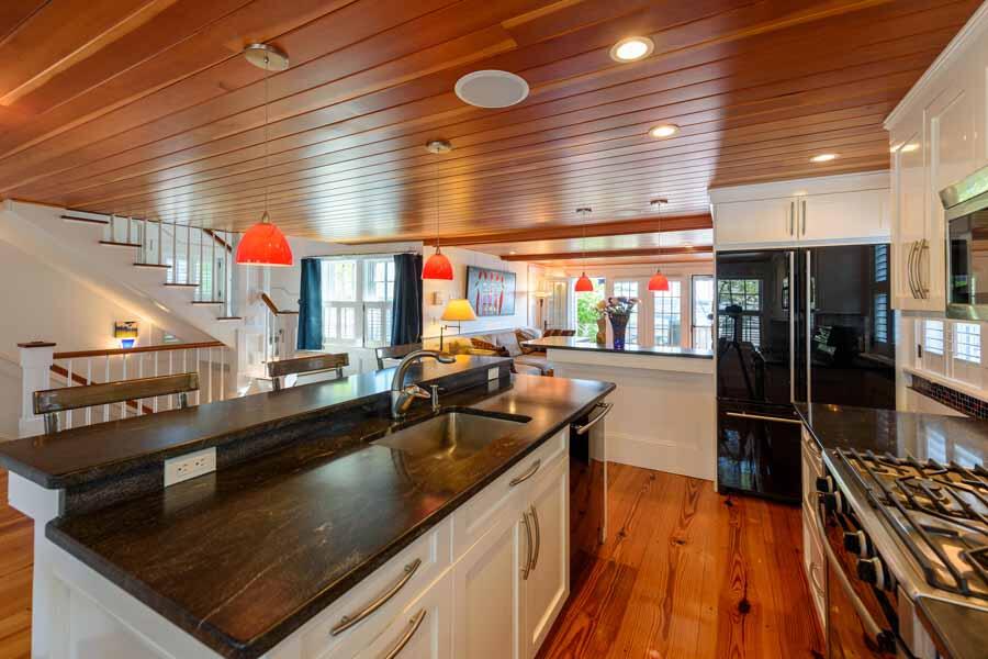 Edgartown, Massachusetts 02539, United States, 4 Bedrooms Bedrooms, ,5 BathroomsBathrooms,Residential,Active,68512
