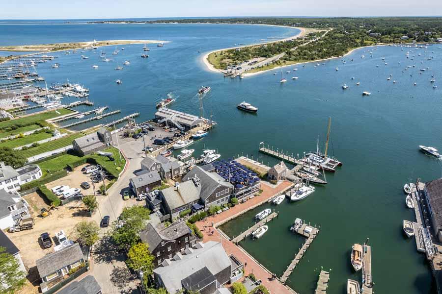 Edgartown, Massachusetts 02539, United States, 4 Bedrooms Bedrooms, ,5 BathroomsBathrooms,Residential,Active,68512