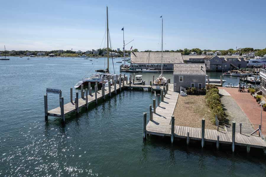 Edgartown, Massachusetts 02539, United States, 4 Bedrooms Bedrooms, ,5 BathroomsBathrooms,Residential,Active,68512