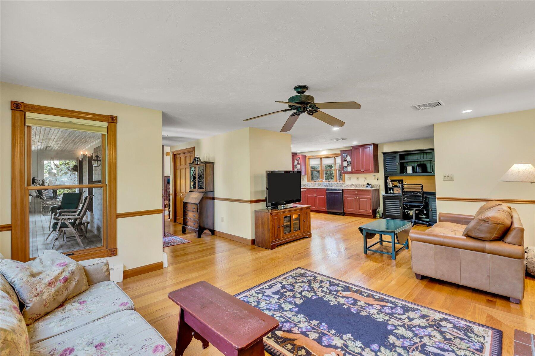 Mashpee, Massachusetts 02649, United States, 3 Bedrooms Bedrooms, ,3 BathroomsBathrooms,Residential,Pending,159364