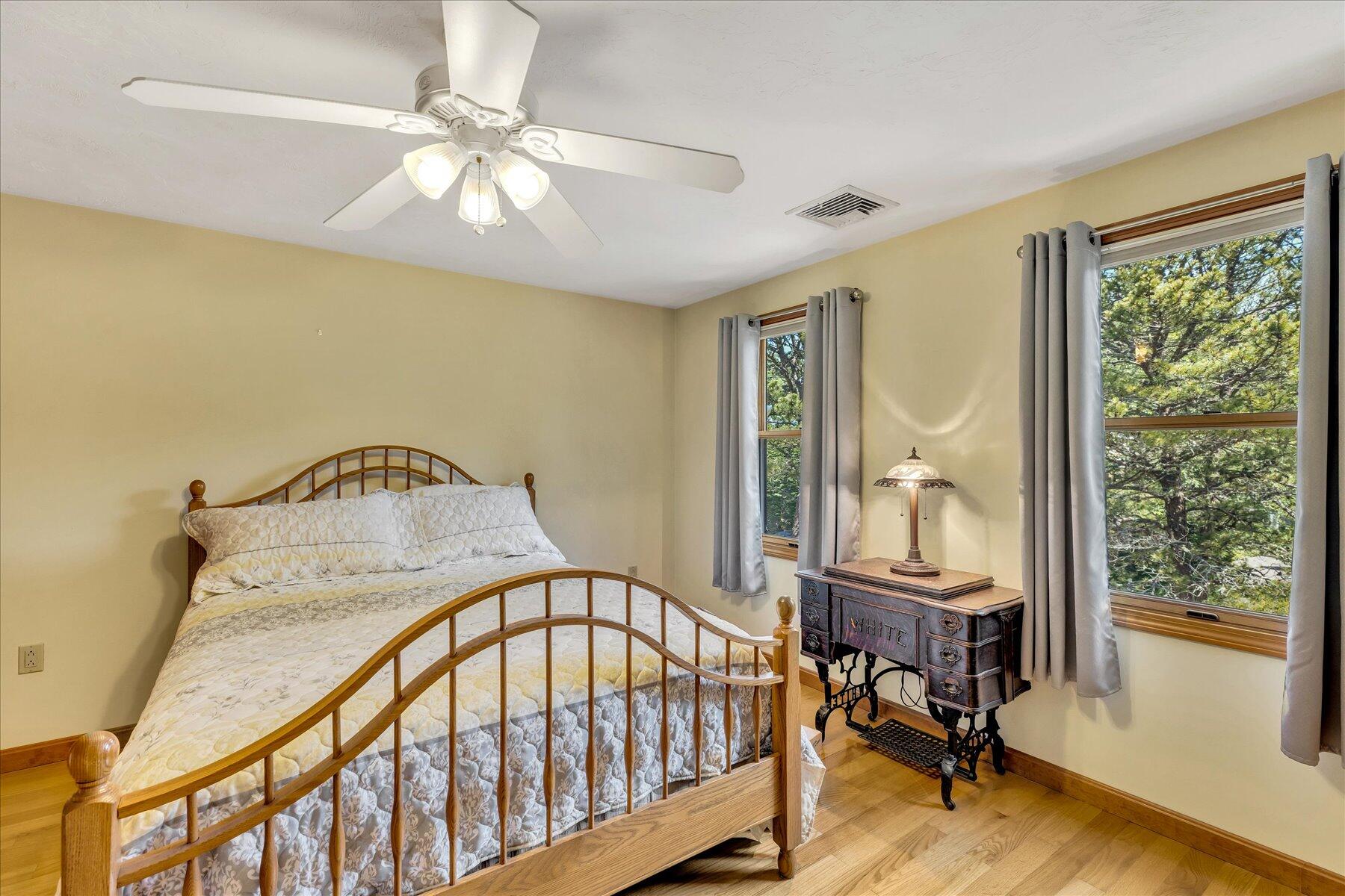 Mashpee, Massachusetts 02649, United States, 3 Bedrooms Bedrooms, ,3 BathroomsBathrooms,Residential,Pending,159364