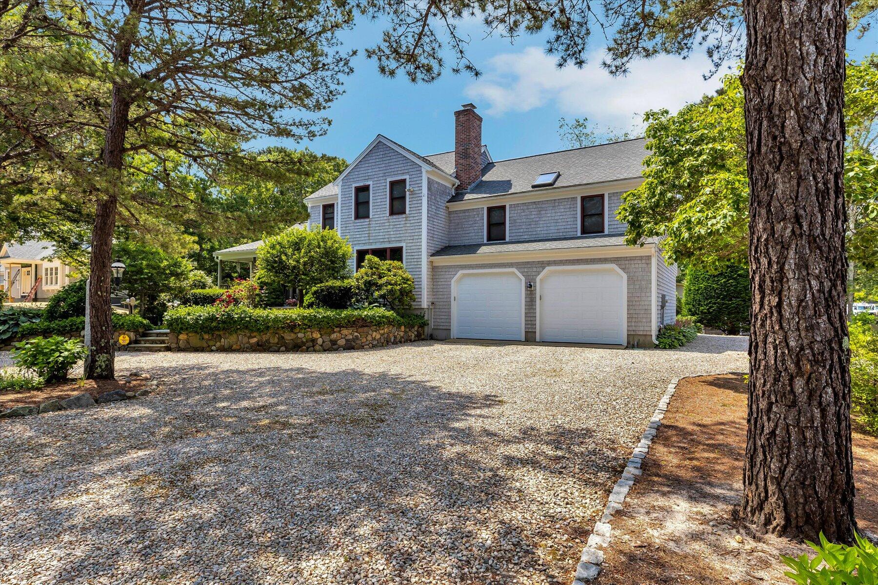 Mashpee, Massachusetts 02649, United States, 3 Bedrooms Bedrooms, ,3 BathroomsBathrooms,Residential,Pending,159364