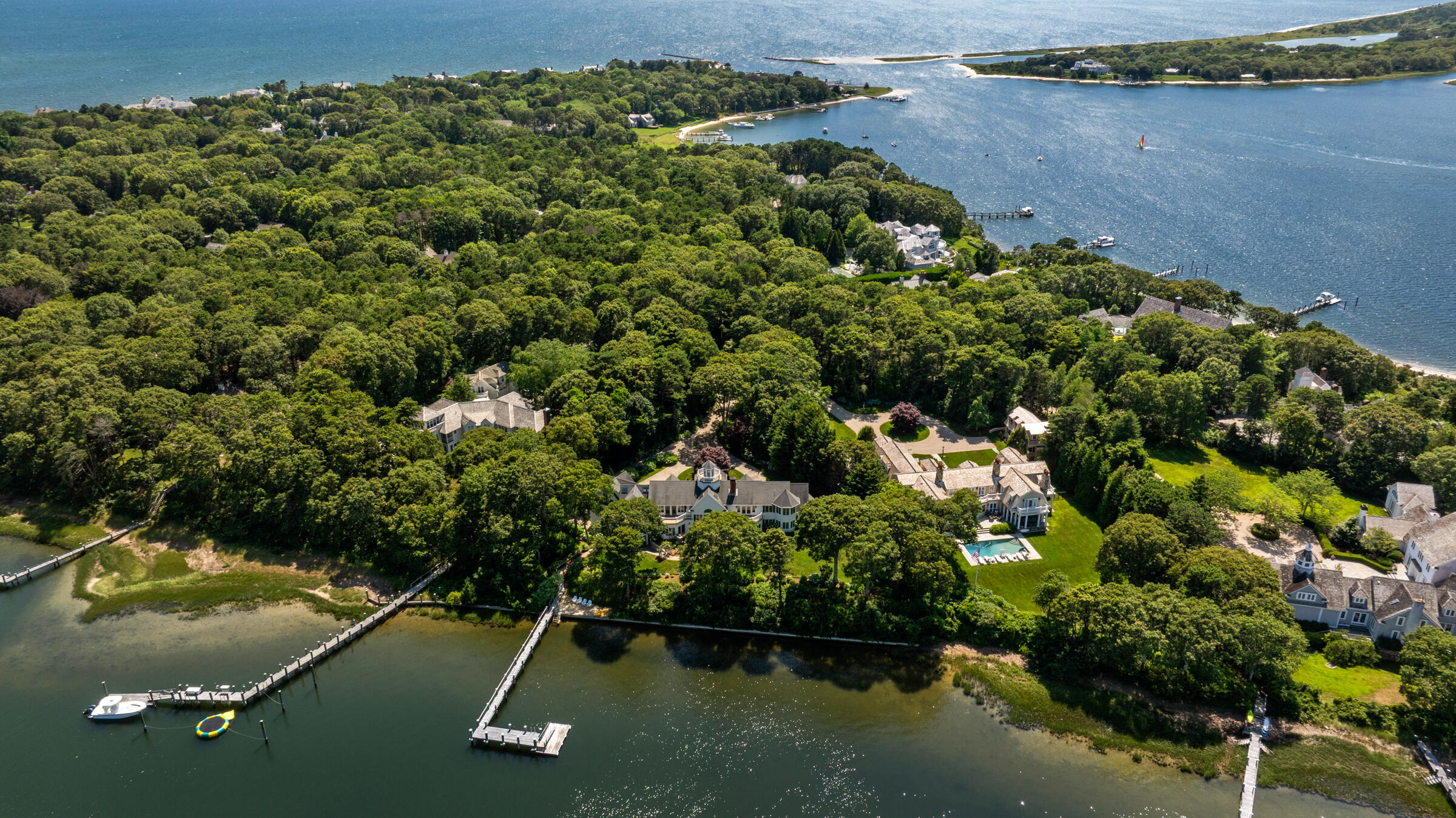 Osterville, Massachusetts 02655, United States, 5 Bedrooms Bedrooms, ,6 BathroomsBathrooms,Residential,Active,98678