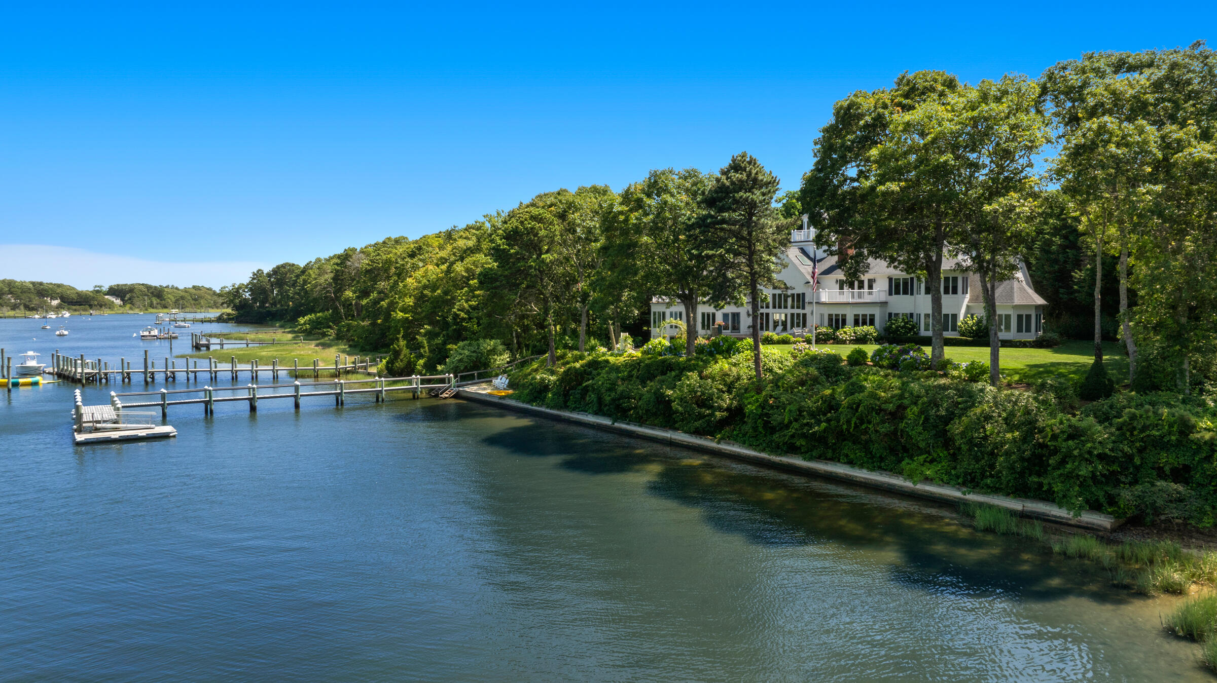 Osterville, Massachusetts 02655, United States, 5 Bedrooms Bedrooms, ,6 BathroomsBathrooms,Residential,Active,98678