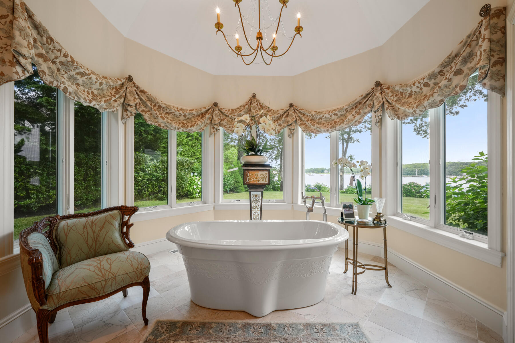 Osterville, Massachusetts 02655, United States, 5 Bedrooms Bedrooms, ,6 BathroomsBathrooms,Residential,Active,98678