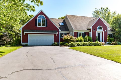 Single Family Residence in Mashpee MA 11 Polaris Drive 66.jpg