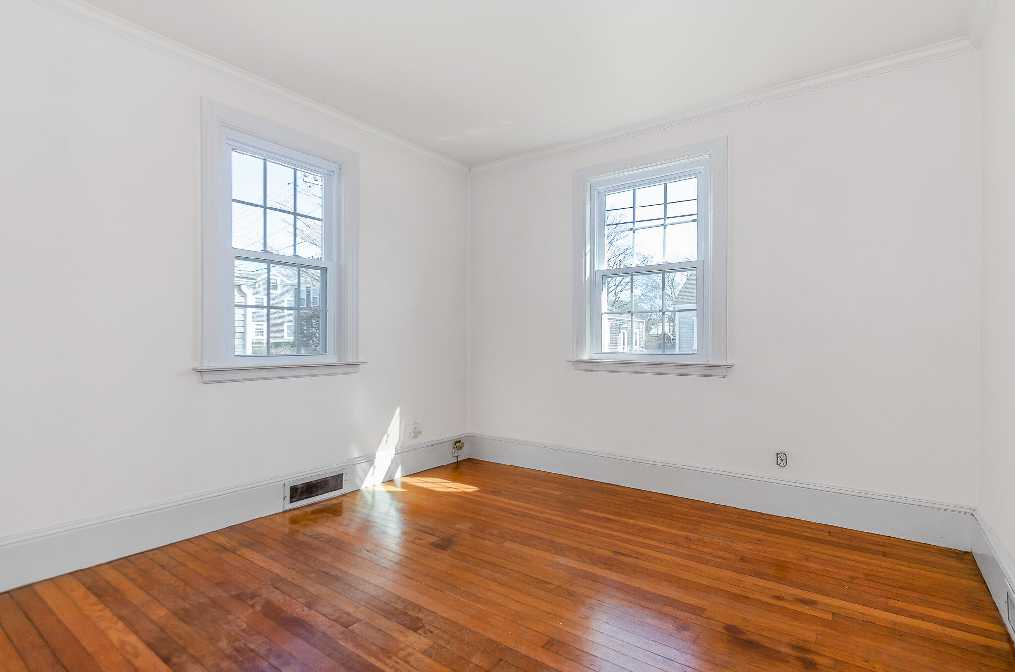 Mattapoisett Center, Massachusetts 02739, United States, 2 Bedrooms Bedrooms, ,1 BathroomBathrooms,Residential,Active,120386