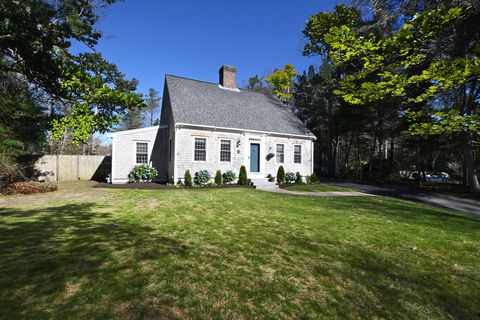Photo of 10 Hunter's Trail, Sandwich, MA 02563 (MLS # 22601368)