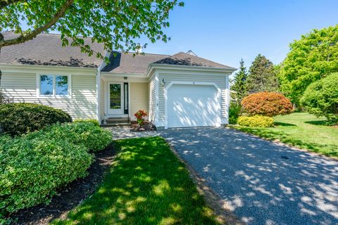Photo of 7 Masters Court, Mashpee, MA 02649 (MLS # 22602457)