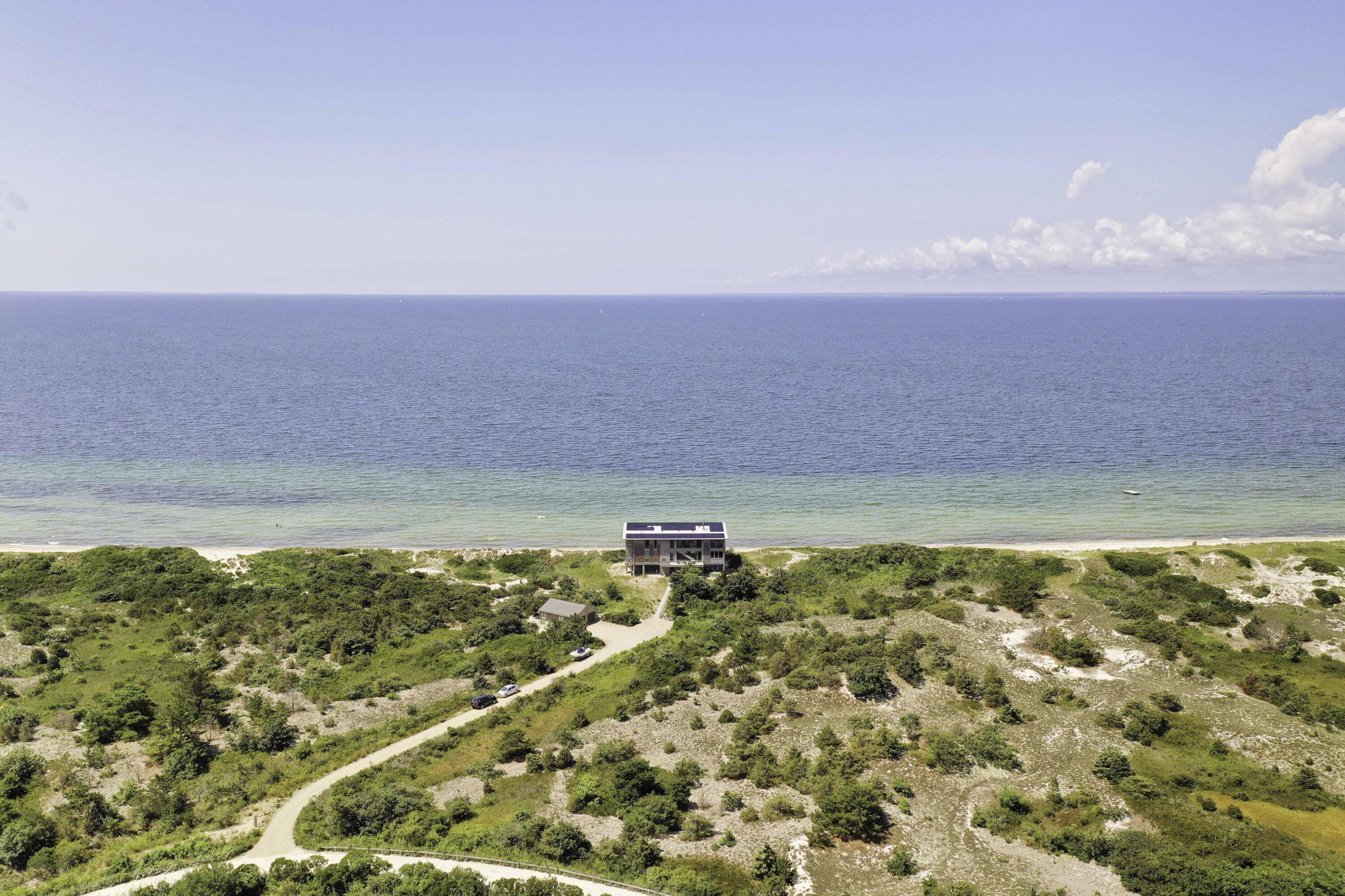 Falmouth, Massachusetts 02540, United States, 4 Bedrooms Bedrooms, ,4 BathroomsBathrooms,Residential,Pending,71357