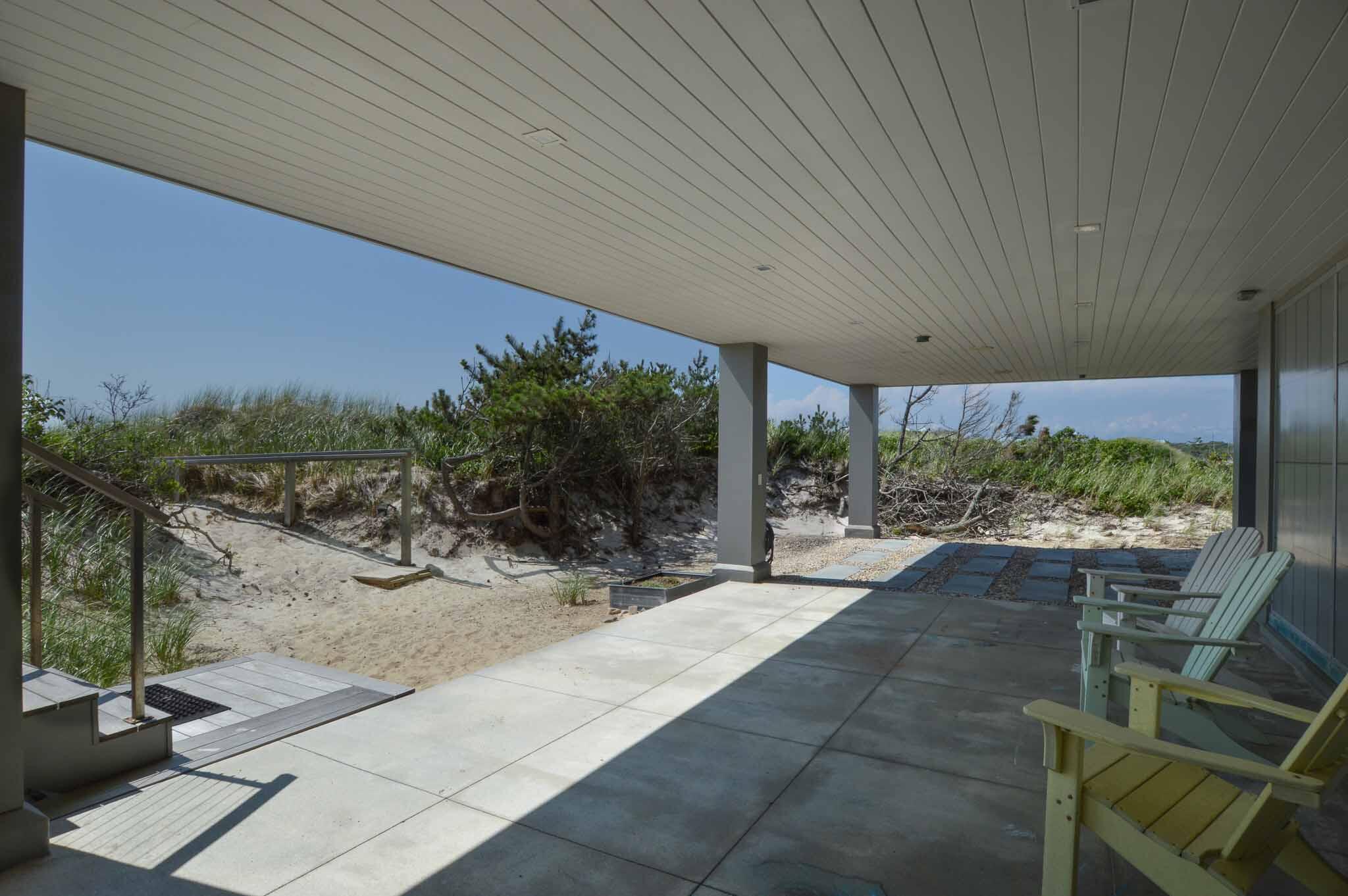 Falmouth, Massachusetts 02540, United States, 4 Bedrooms Bedrooms, ,4 BathroomsBathrooms,Residential,Pending,71357