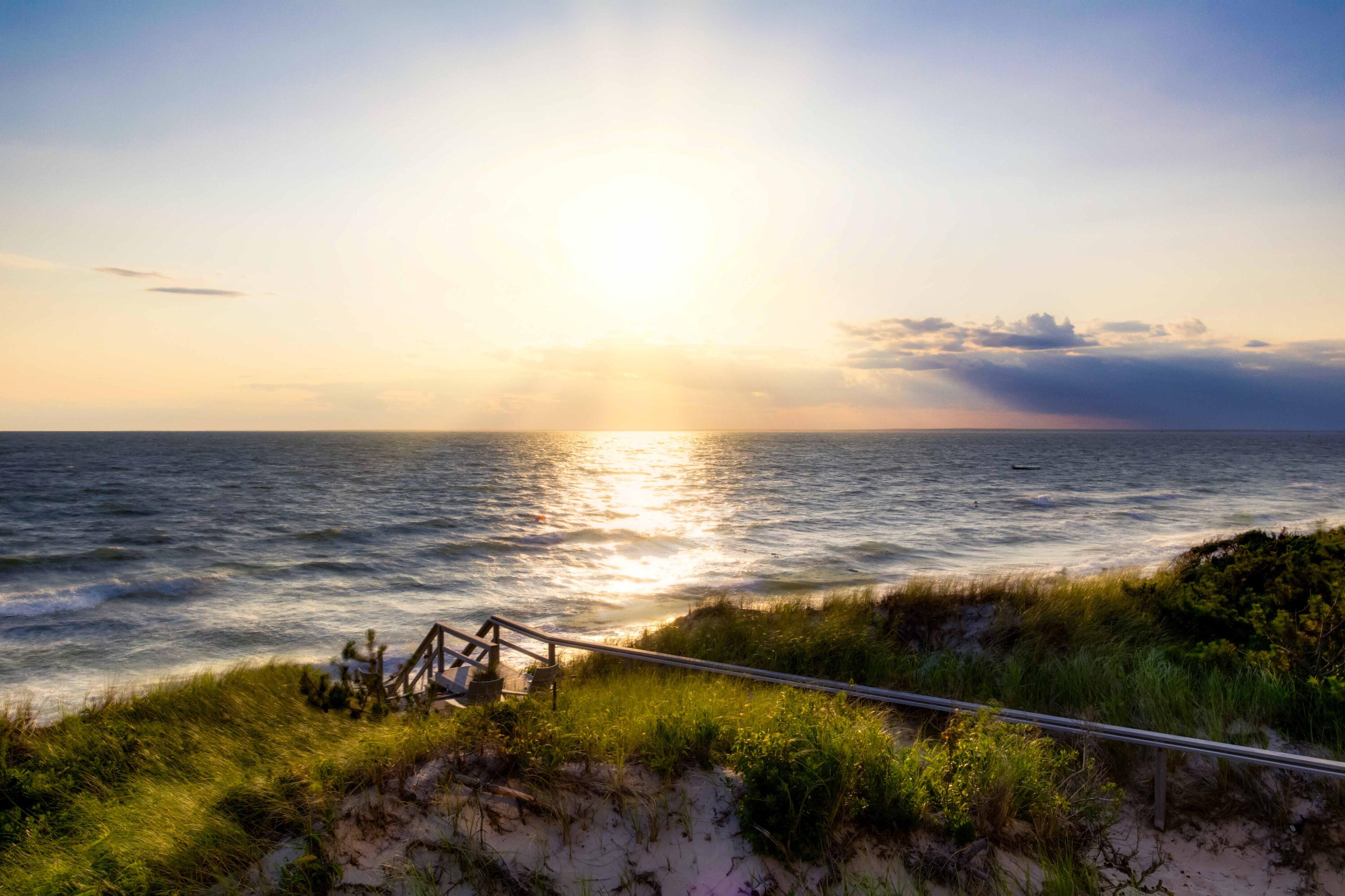 Falmouth, Massachusetts 02540, United States, 4 Bedrooms Bedrooms, ,4 BathroomsBathrooms,Residential,Pending,71357