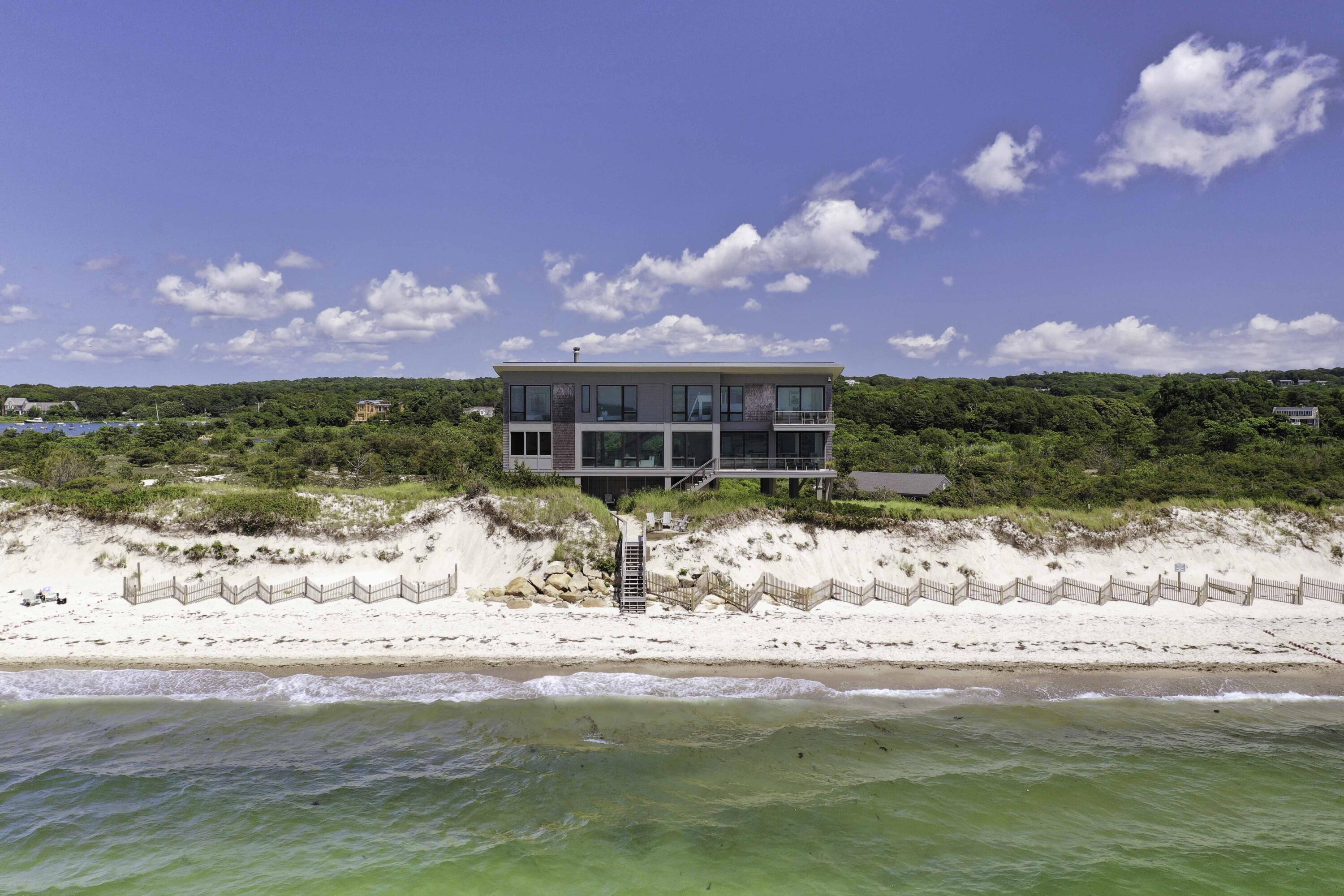 Falmouth, Massachusetts 02540, United States, 4 Bedrooms Bedrooms, ,4 BathroomsBathrooms,Residential,Pending,71357