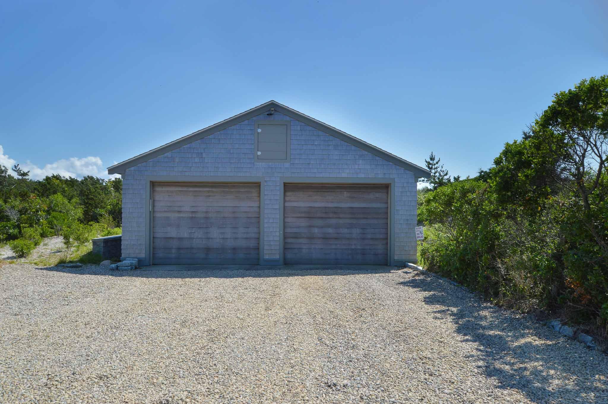 Falmouth, Massachusetts 02540, United States, 4 Bedrooms Bedrooms, ,4 BathroomsBathrooms,Residential,Pending,71357