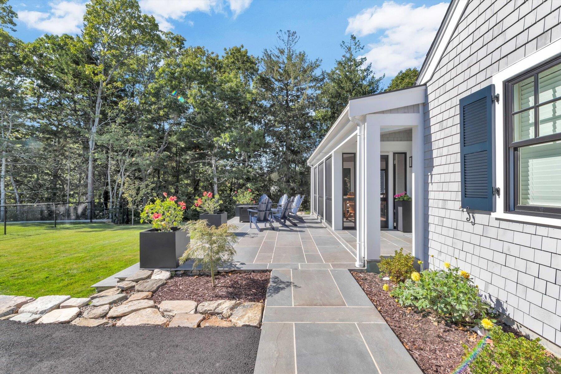 Hyannis, Massachusetts 02601, United States, 3 Bedrooms Bedrooms, ,6 BathroomsBathrooms,Residential,Pending,9663