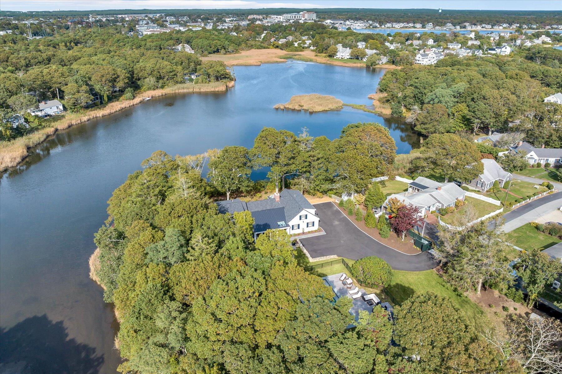 Hyannis, Massachusetts 02601, United States, 3 Bedrooms Bedrooms, ,6 BathroomsBathrooms,Residential,Pending,9663