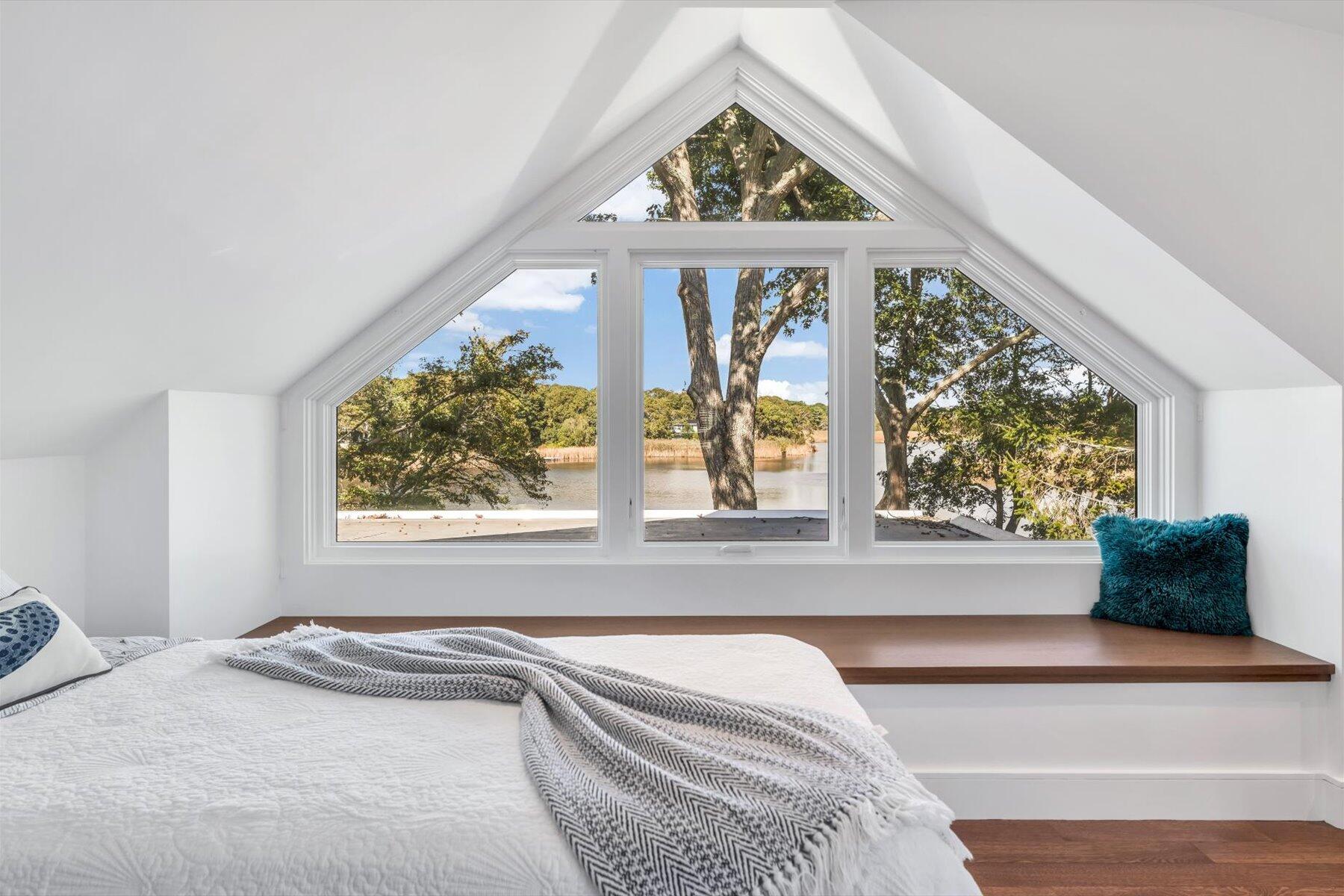 Hyannis, Massachusetts 02601, United States, 3 Bedrooms Bedrooms, ,6 BathroomsBathrooms,Residential,Pending,9663