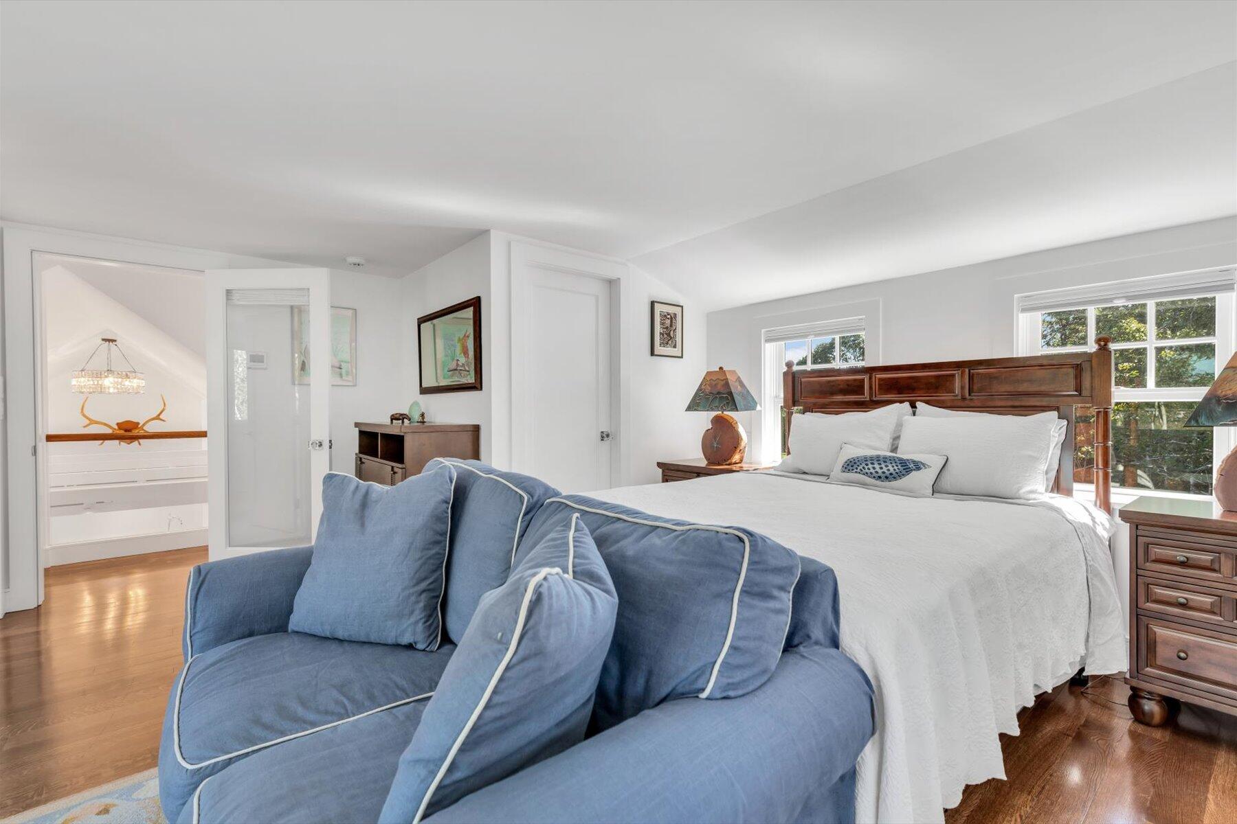 Hyannis, Massachusetts 02601, United States, 3 Bedrooms Bedrooms, ,6 BathroomsBathrooms,Residential,Pending,9663