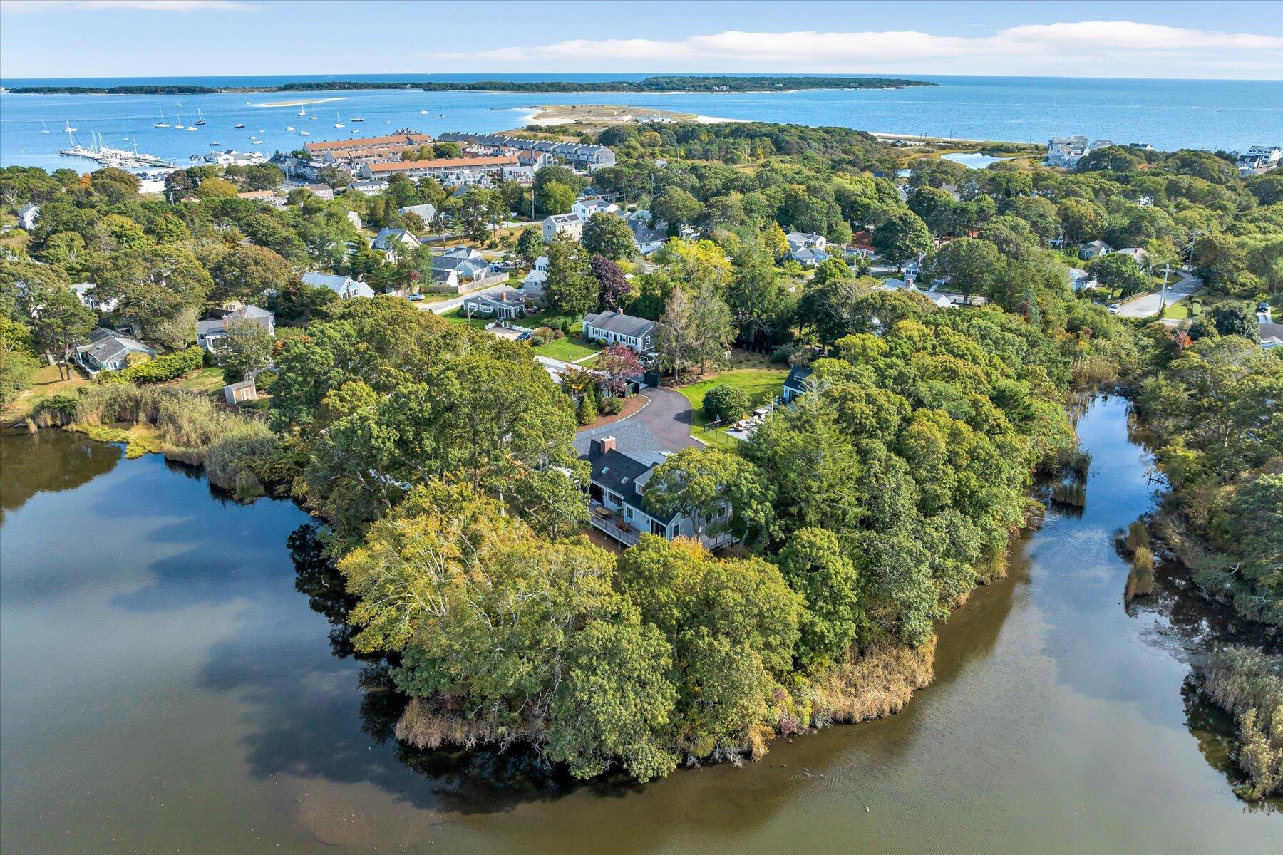 Hyannis, Massachusetts 02601, United States, 3 Bedrooms Bedrooms, ,6 BathroomsBathrooms,Residential,Pending,9663