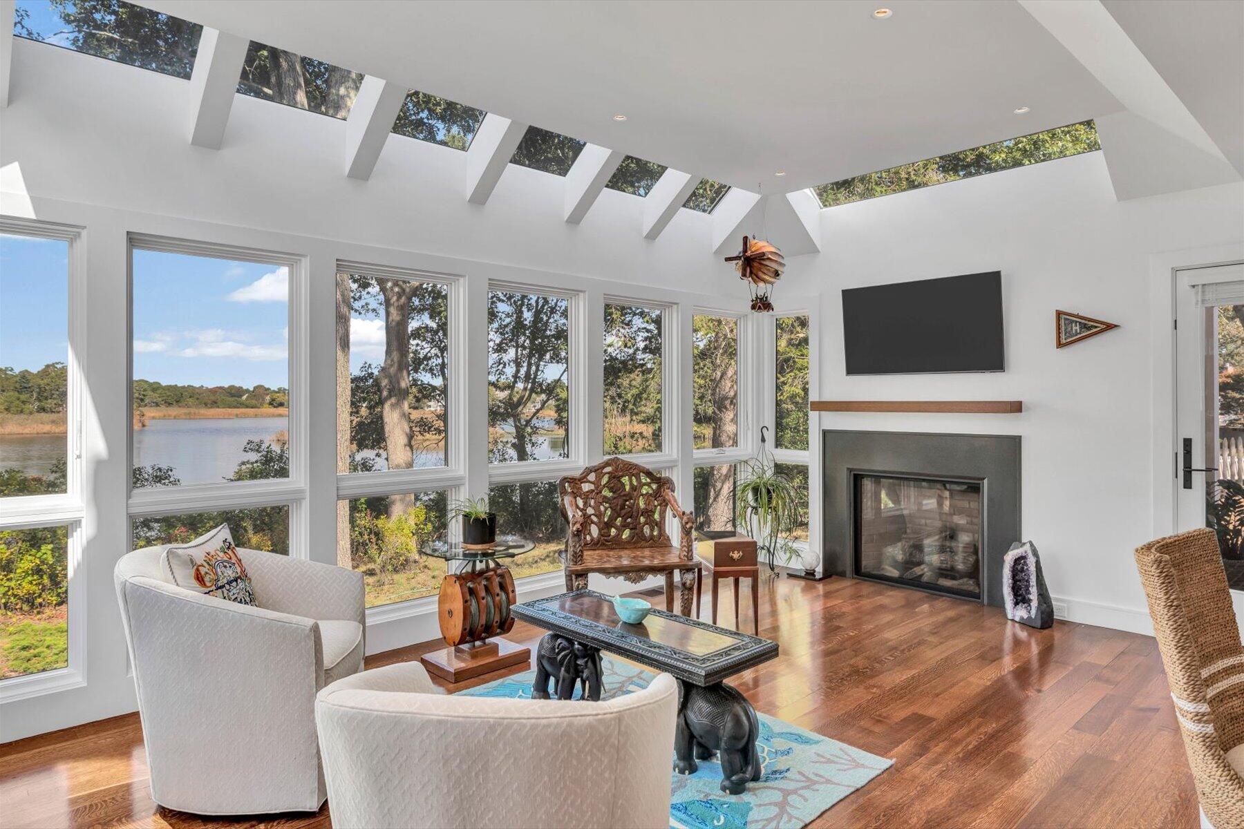 Hyannis, Massachusetts 02601, United States, 3 Bedrooms Bedrooms, ,6 BathroomsBathrooms,Residential,Pending,9663