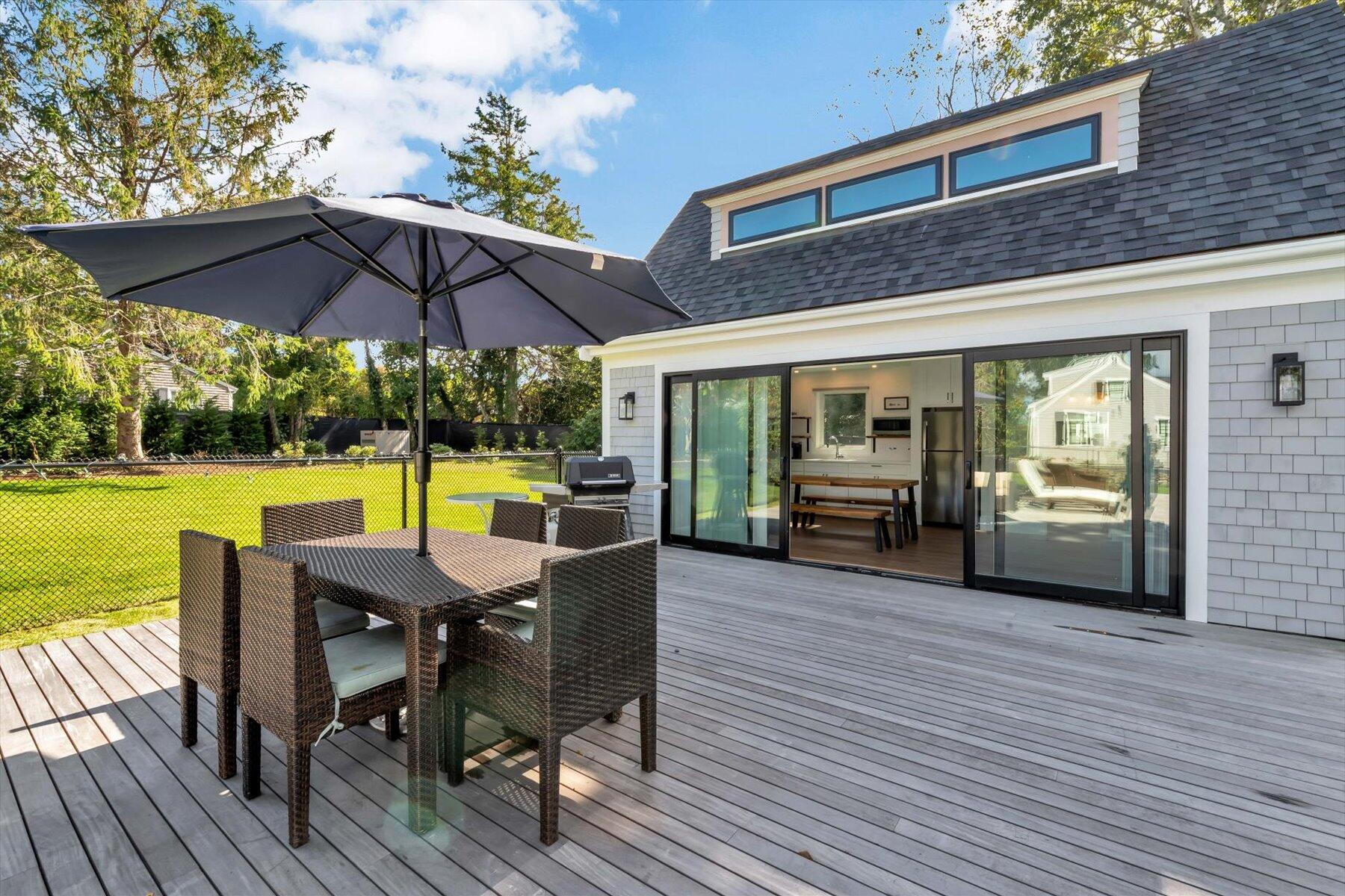 Hyannis, Massachusetts 02601, United States, 3 Bedrooms Bedrooms, ,6 BathroomsBathrooms,Residential,Pending,9663