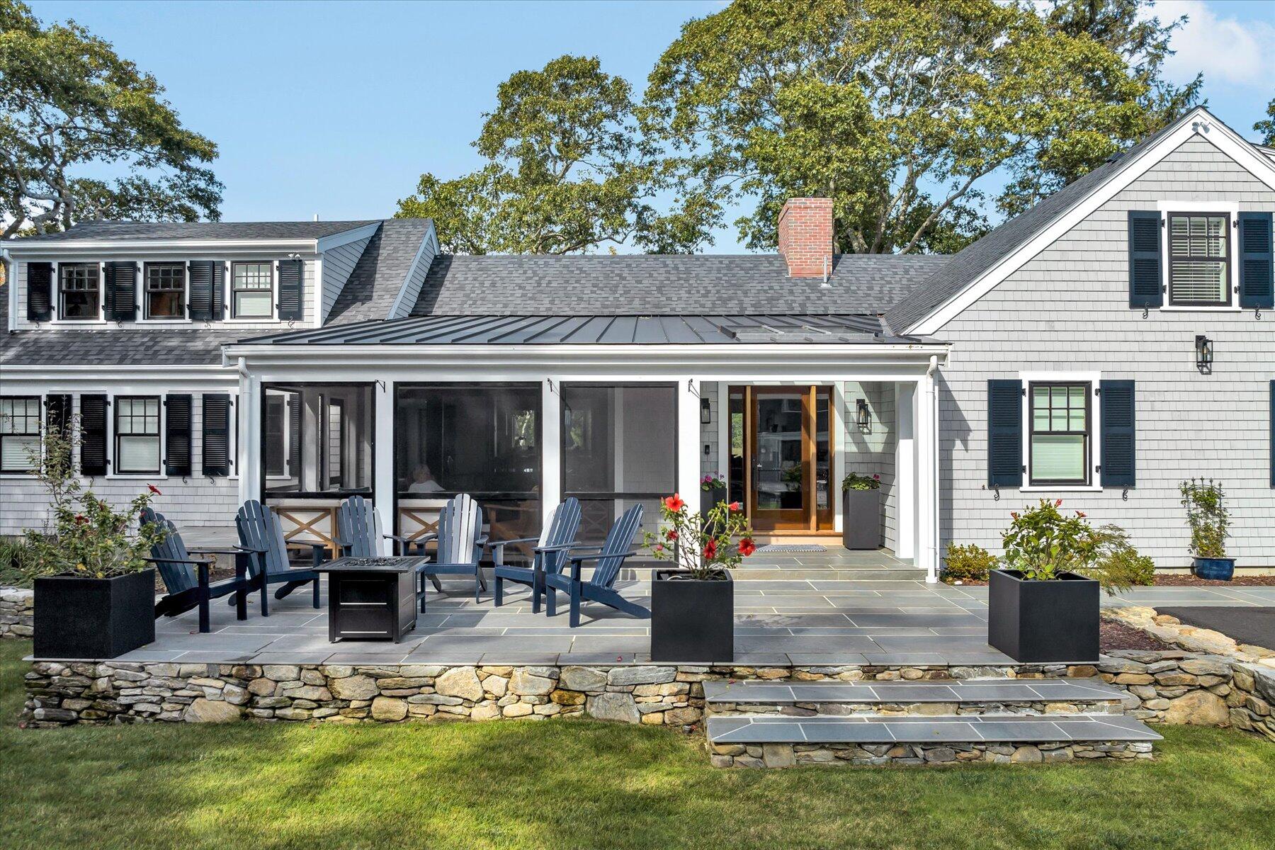 Hyannis, Massachusetts 02601, United States, 3 Bedrooms Bedrooms, ,6 BathroomsBathrooms,Residential,Pending,9663