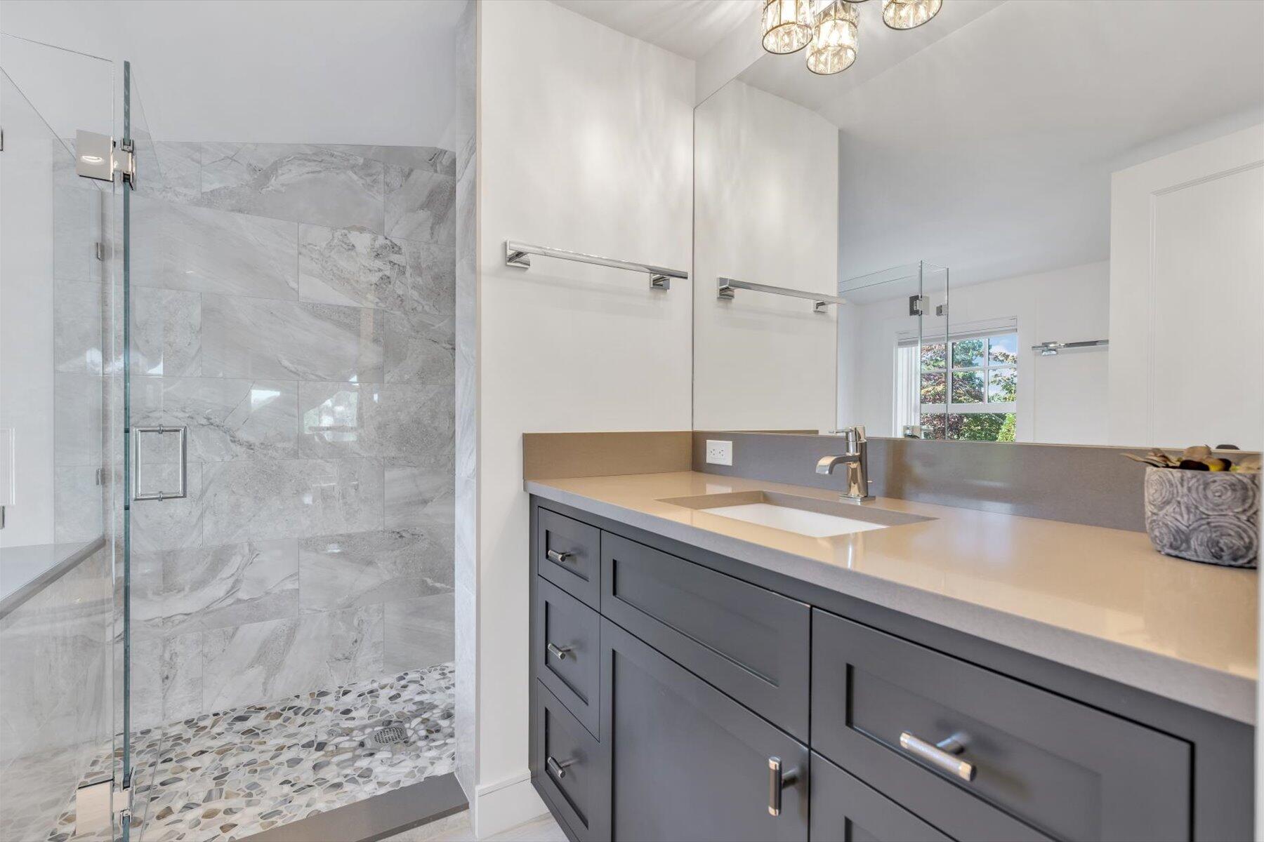 Hyannis, Massachusetts 02601, United States, 3 Bedrooms Bedrooms, ,6 BathroomsBathrooms,Residential,Pending,9663