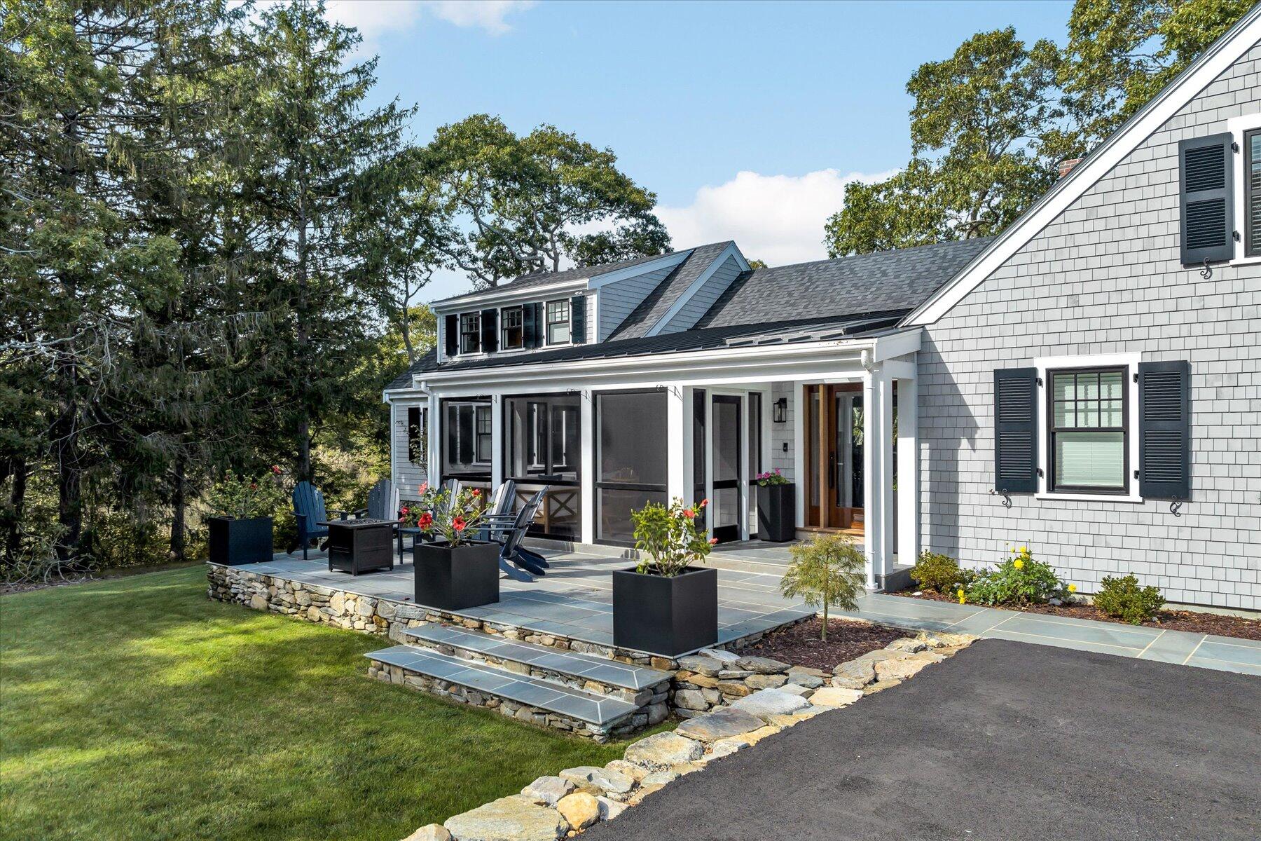 Hyannis, Massachusetts 02601, United States, 3 Bedrooms Bedrooms, ,6 BathroomsBathrooms,Residential,Pending,9663