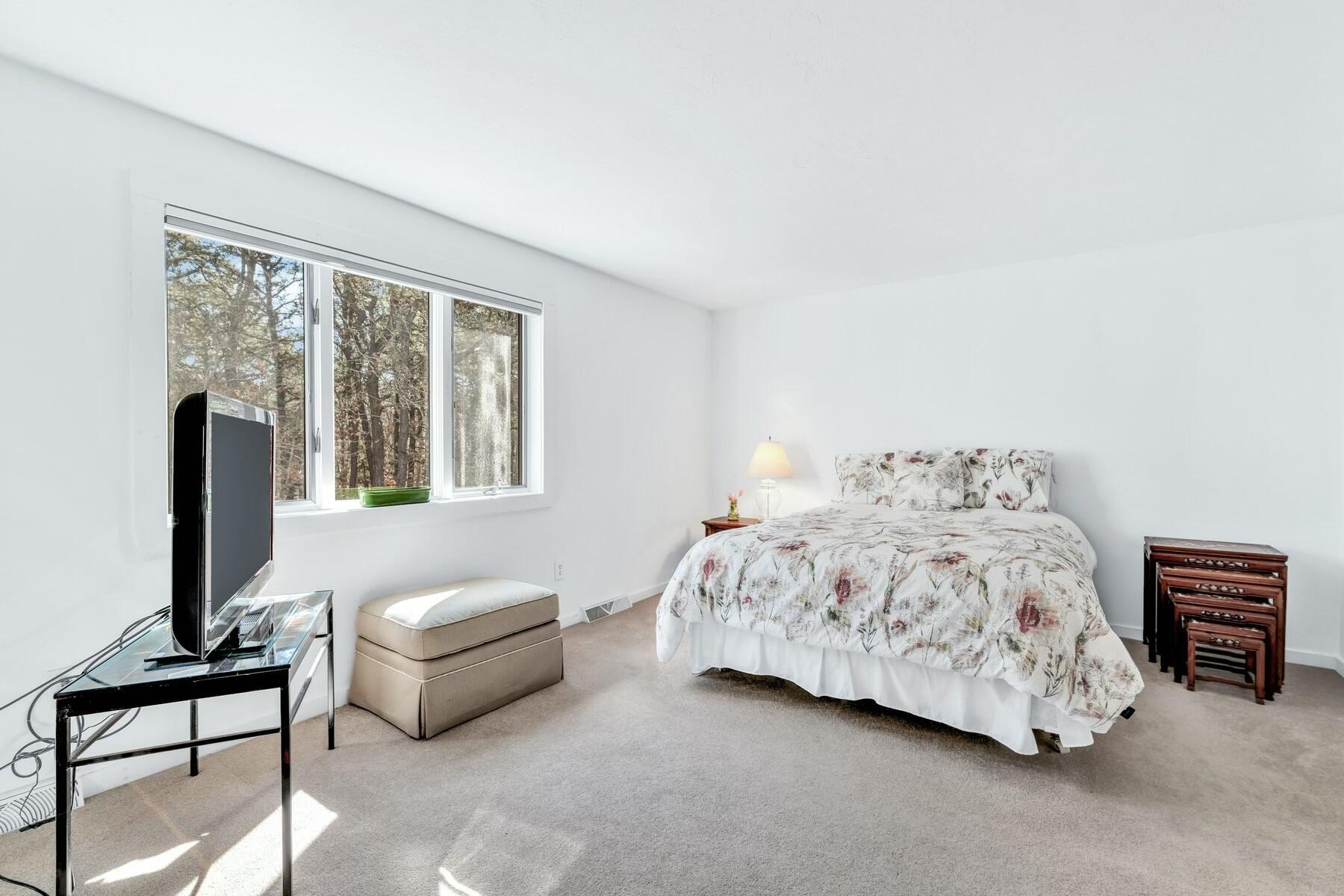 Mashpee, Massachusetts 02649, United States, 2 Bedrooms Bedrooms, ,2 BathroomsBathrooms,Residential,Pending,124518