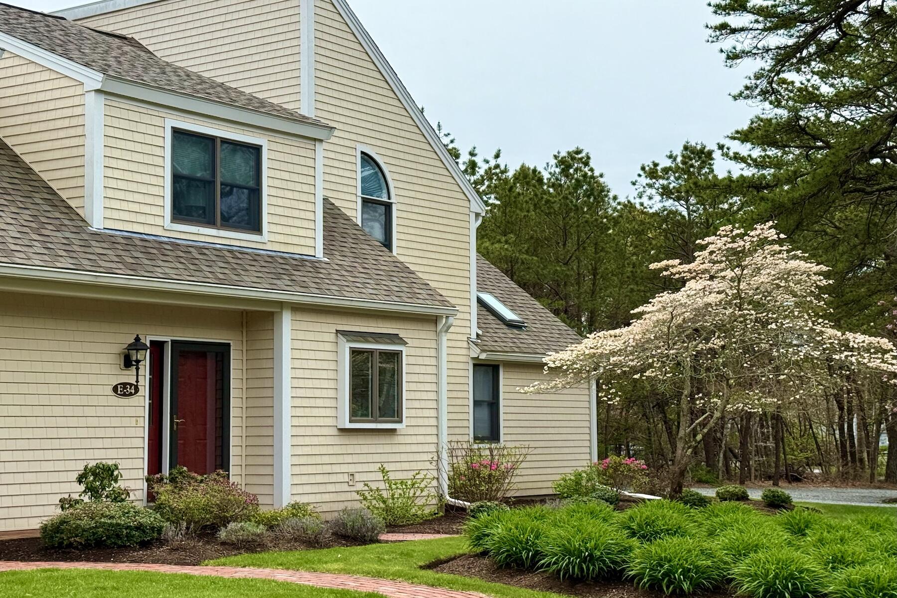 Mashpee, Massachusetts 02649, United States, 2 Bedrooms Bedrooms, ,2 BathroomsBathrooms,Residential,Pending,124518