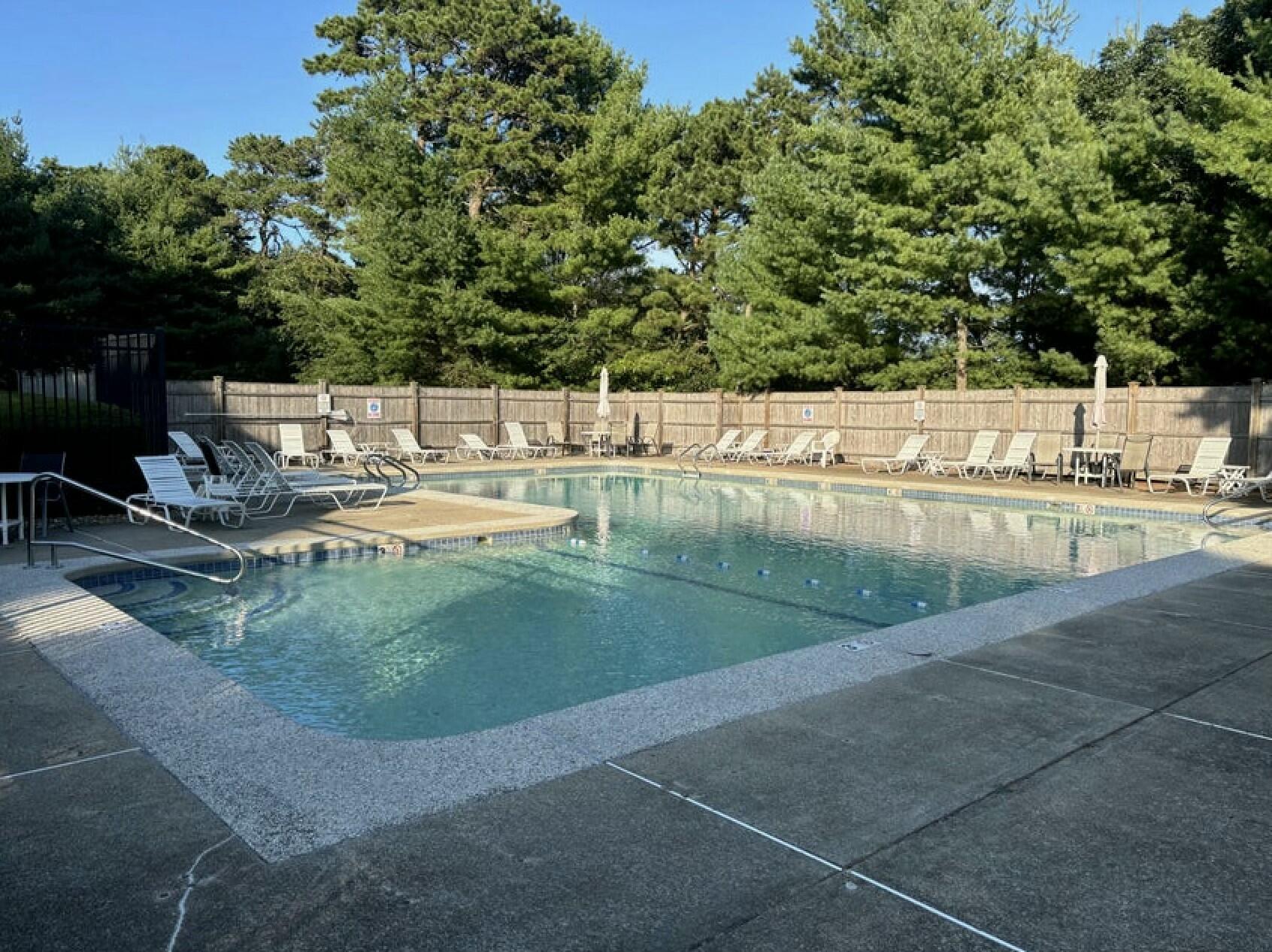 Mashpee, Massachusetts 02649, United States, 2 Bedrooms Bedrooms, ,2 BathroomsBathrooms,Residential,Pending,124518