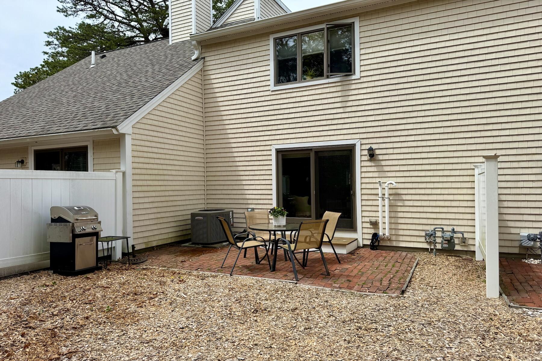 Mashpee, Massachusetts 02649, United States, 2 Bedrooms Bedrooms, ,2 BathroomsBathrooms,Residential,Pending,124518