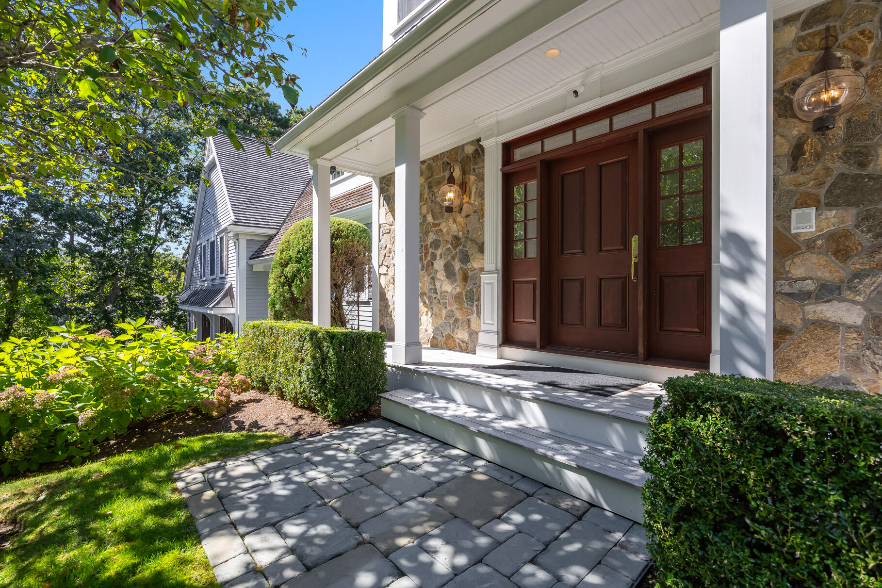 Marstons Mills, Massachusetts 02648, United States, 5 Bedrooms Bedrooms, ,6 BathroomsBathrooms,Residential,Pending,44584