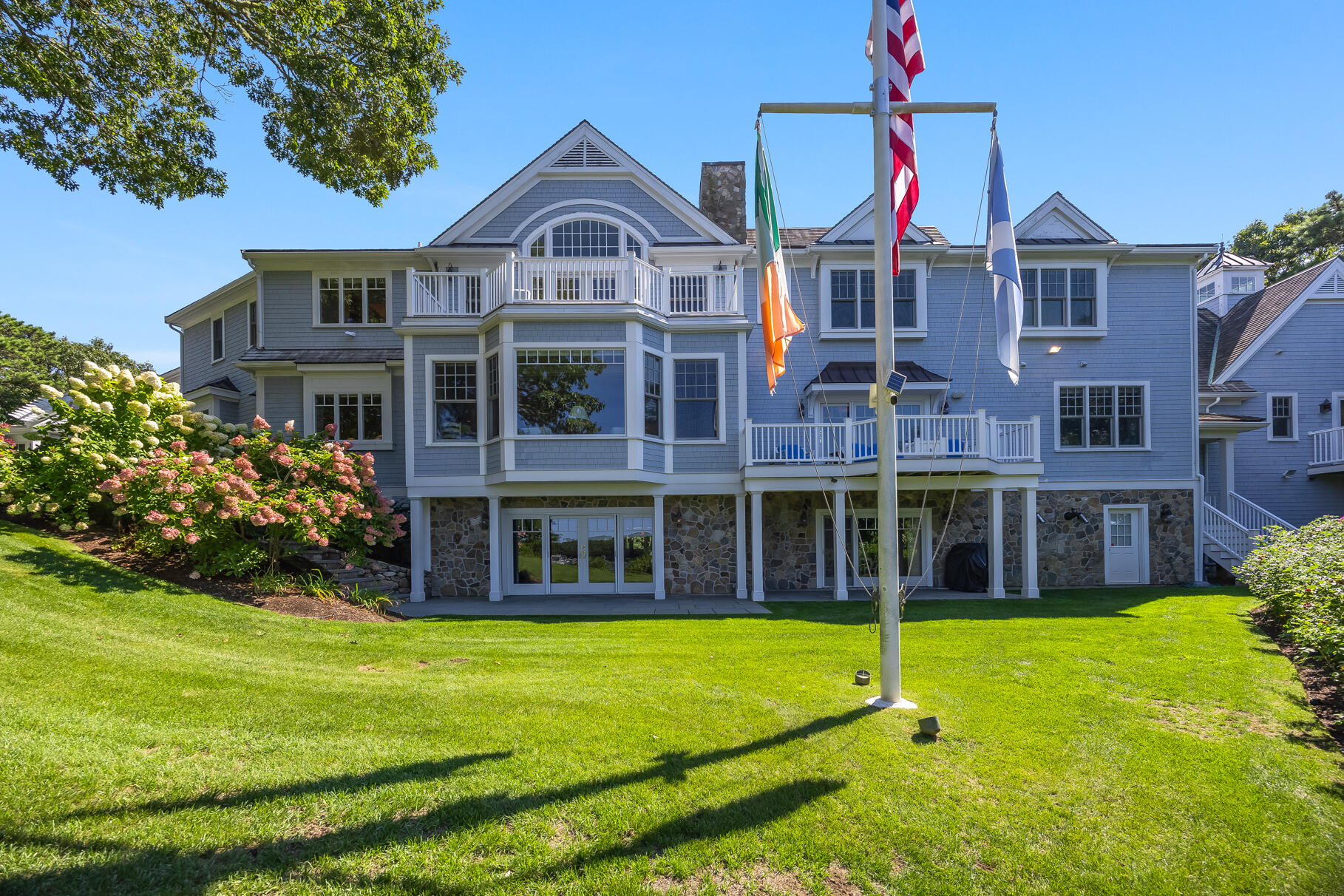 Marstons Mills, Massachusetts 02648, United States, 5 Bedrooms Bedrooms, ,6 BathroomsBathrooms,Residential,Pending,44584