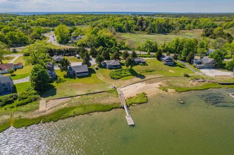 Multi Family in Eastham MA 150 State Highway.jpg