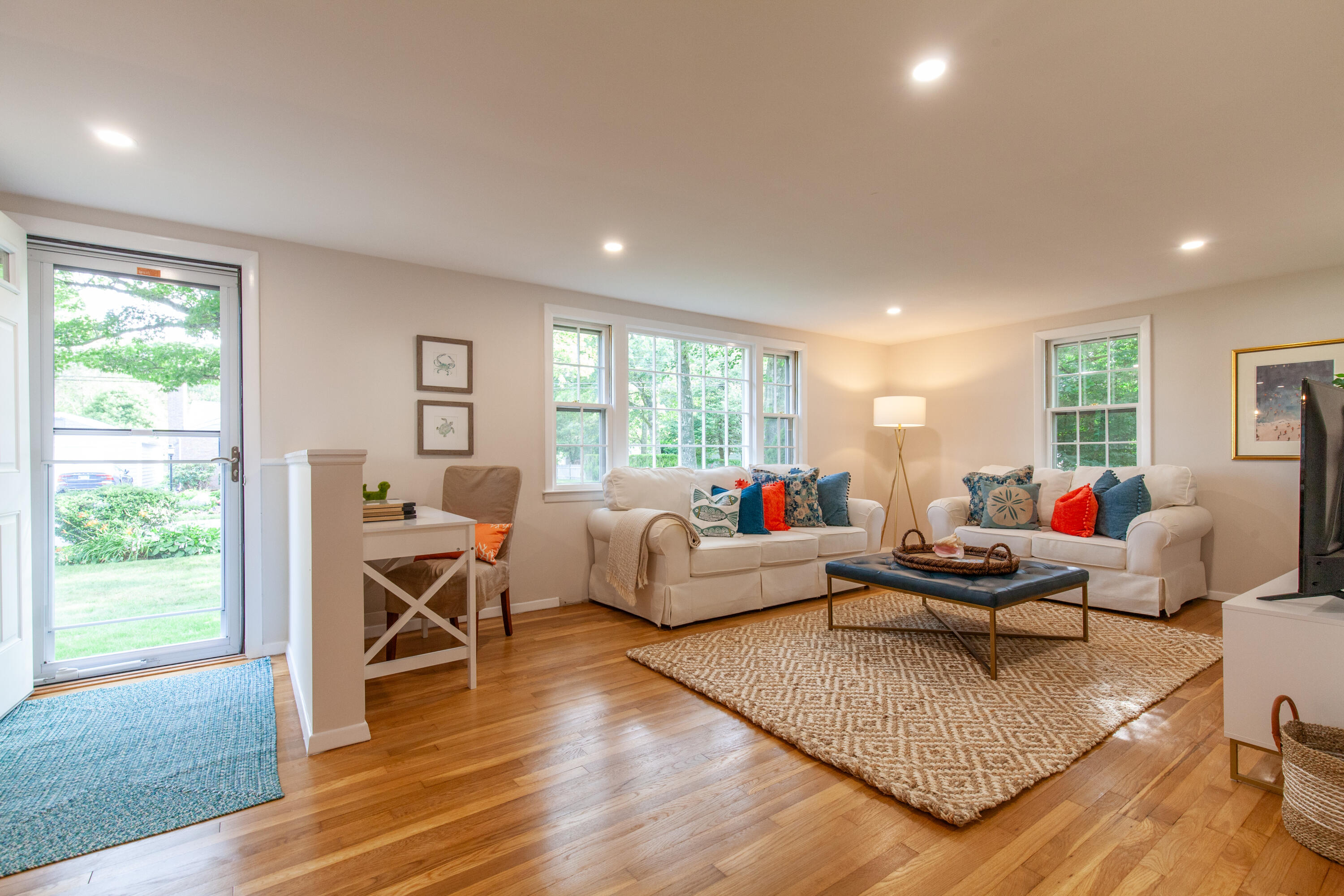 Centerville, Massachusetts 02632, United States, 3 Bedrooms Bedrooms, ,2 BathroomsBathrooms,Residential,Active,170617