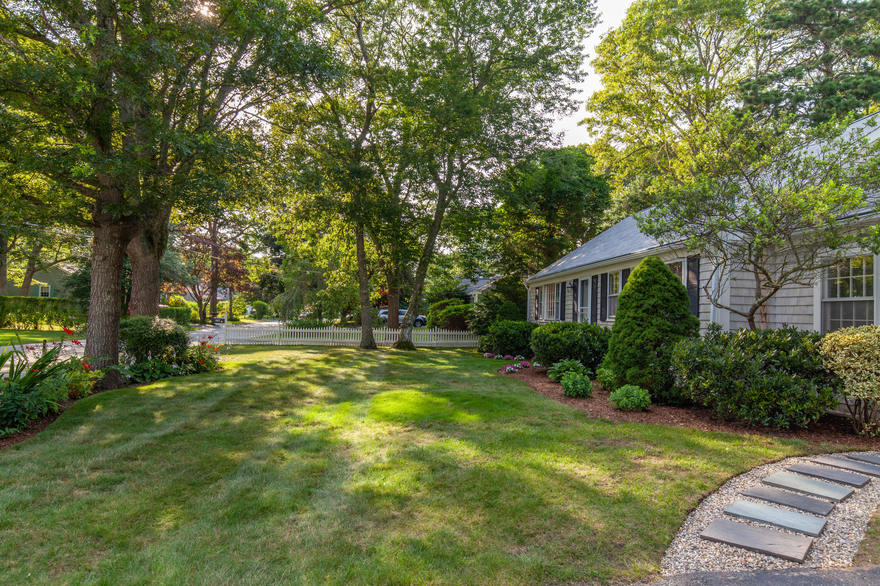 Centerville, Massachusetts 02632, United States, 3 Bedrooms Bedrooms, ,2 BathroomsBathrooms,Residential,Active,170617