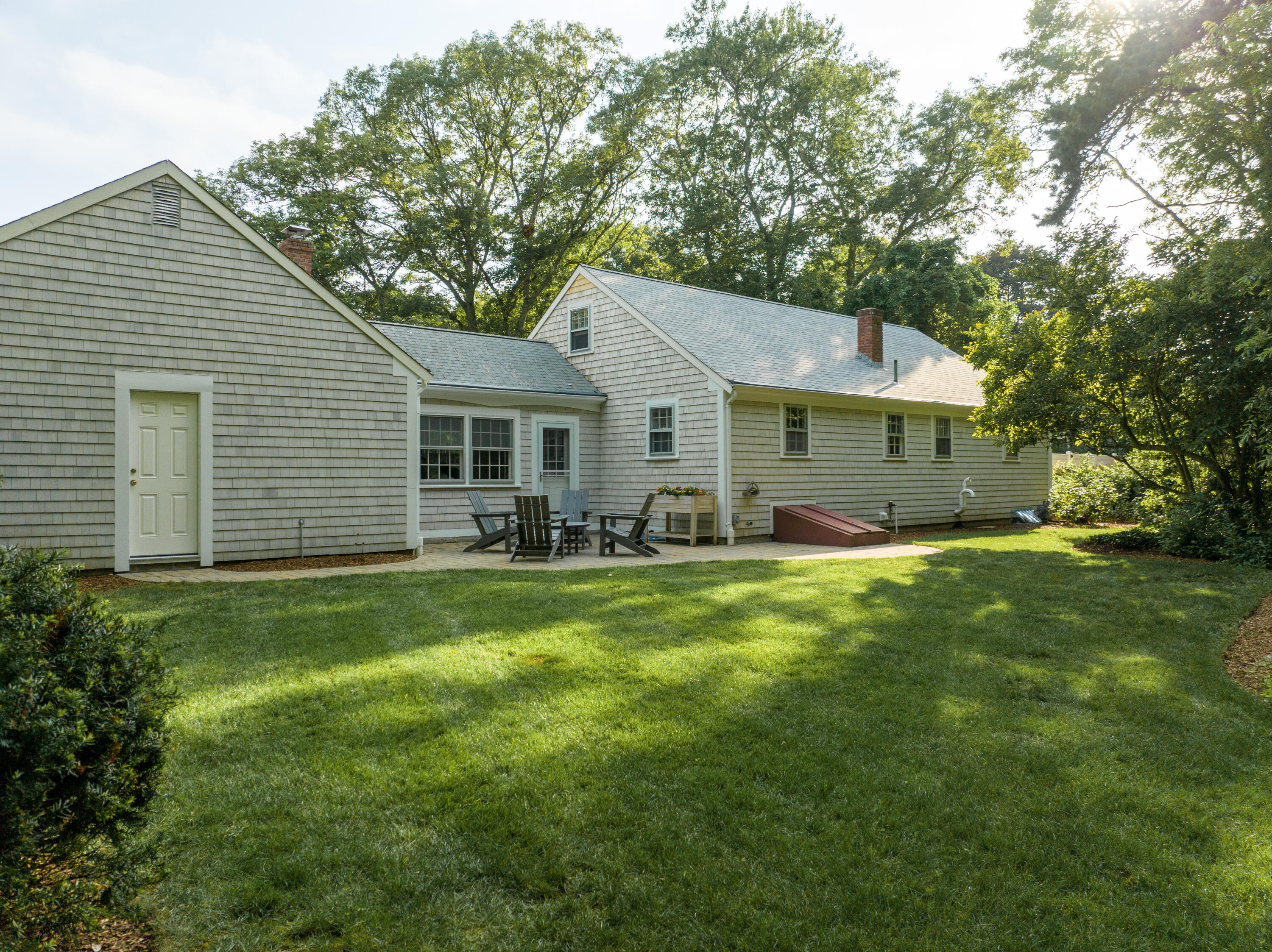 Centerville, Massachusetts 02632, United States, 3 Bedrooms Bedrooms, ,2 BathroomsBathrooms,Residential,Active,170617