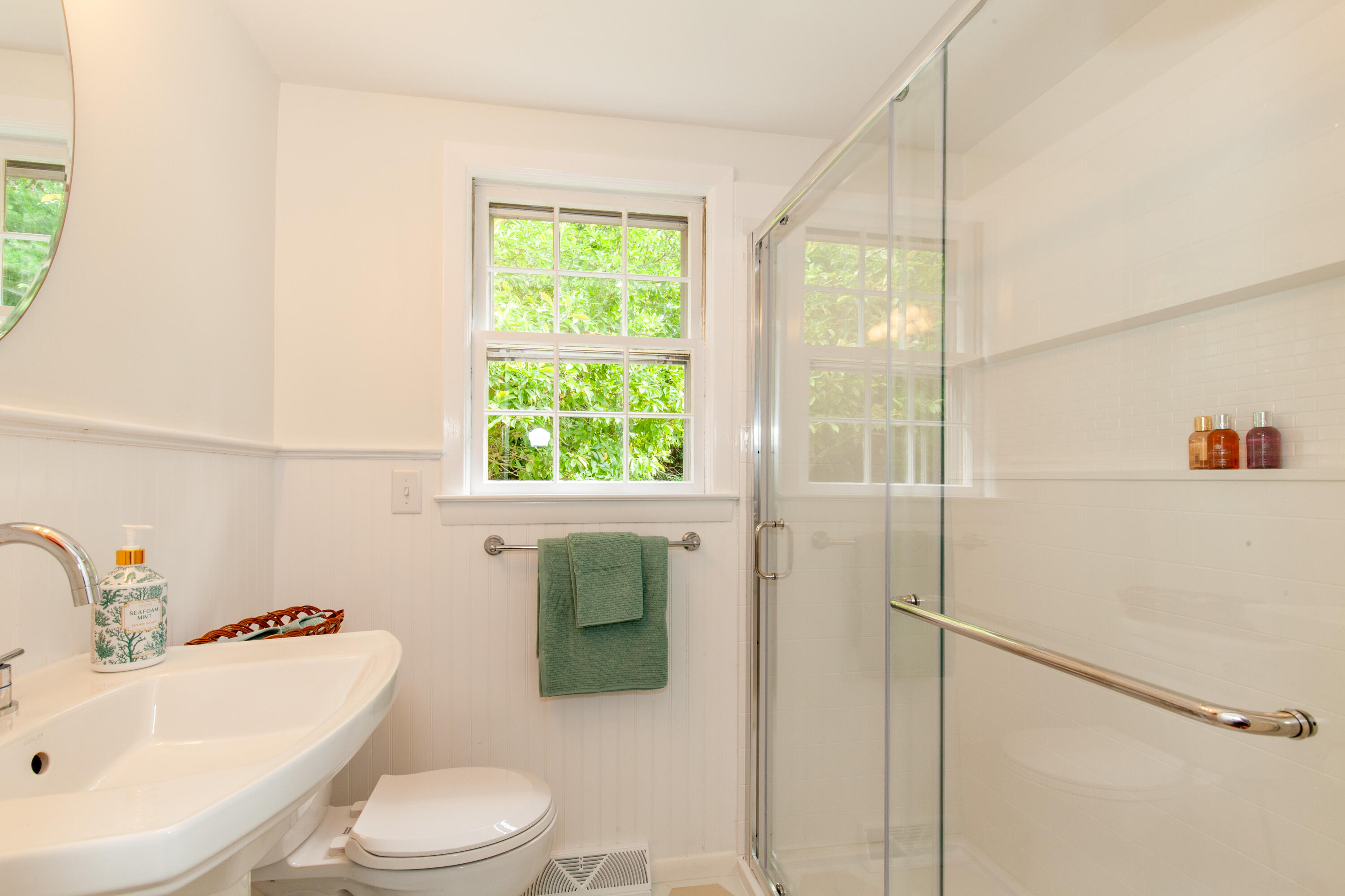 Centerville, Massachusetts 02632, United States, 3 Bedrooms Bedrooms, ,2 BathroomsBathrooms,Residential,Active,170617