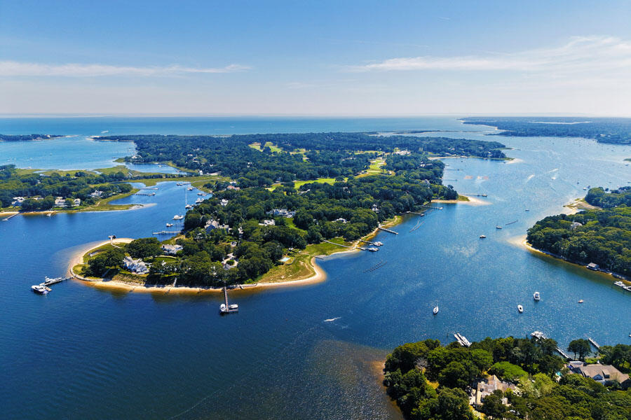 Osterville, Massachusetts 02655, United States, 5 Bedrooms Bedrooms, ,5 BathroomsBathrooms,Residential,Active,84452